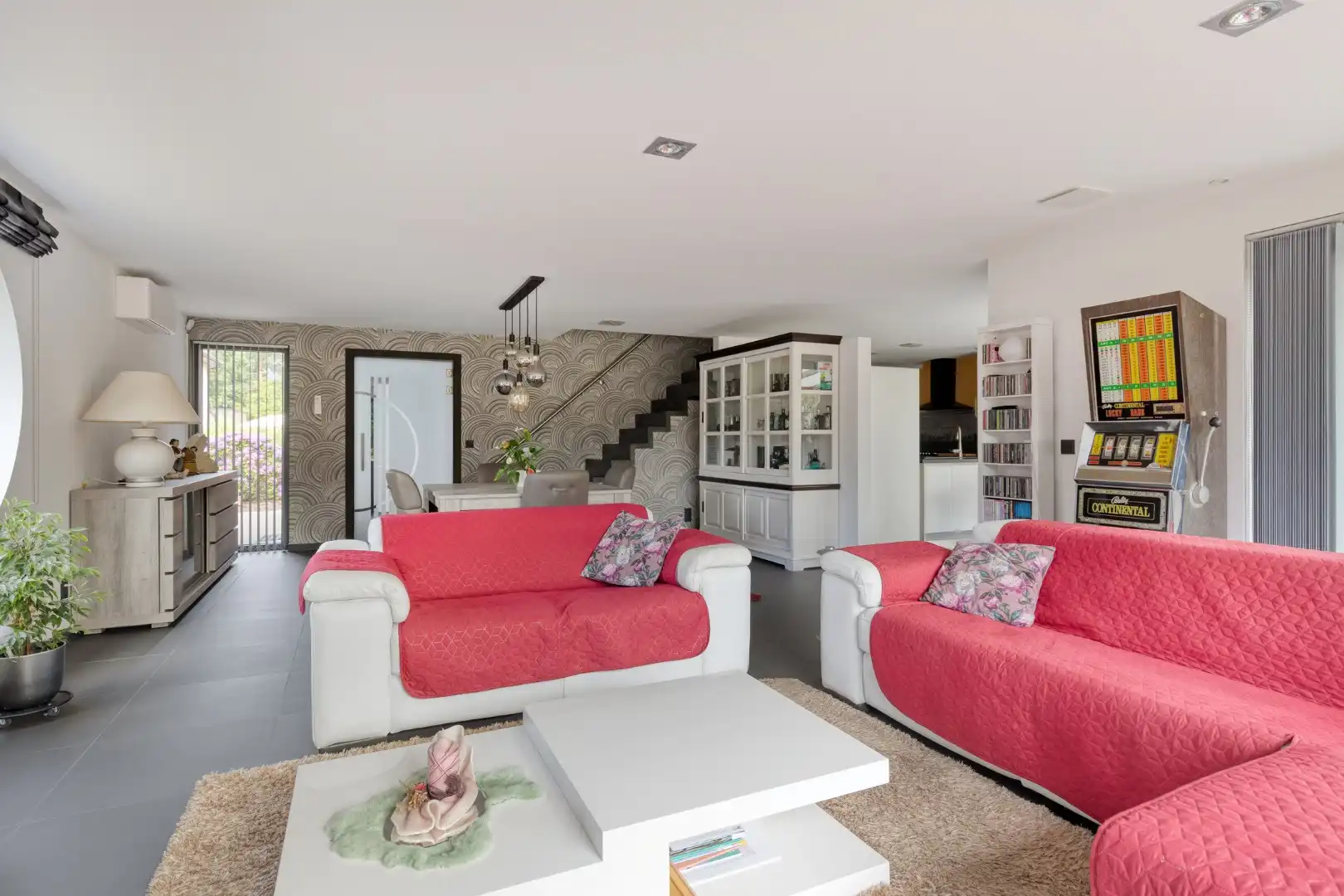 Stijlvolle villa met zonnige tuin waar comfort, kwaliteit en duurzaamheid samenkomen foto 6