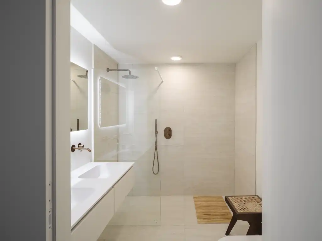 Architecturale nieuwbouw ‘townhouse’ met zicht op het water en meerdere terrassen foto 18