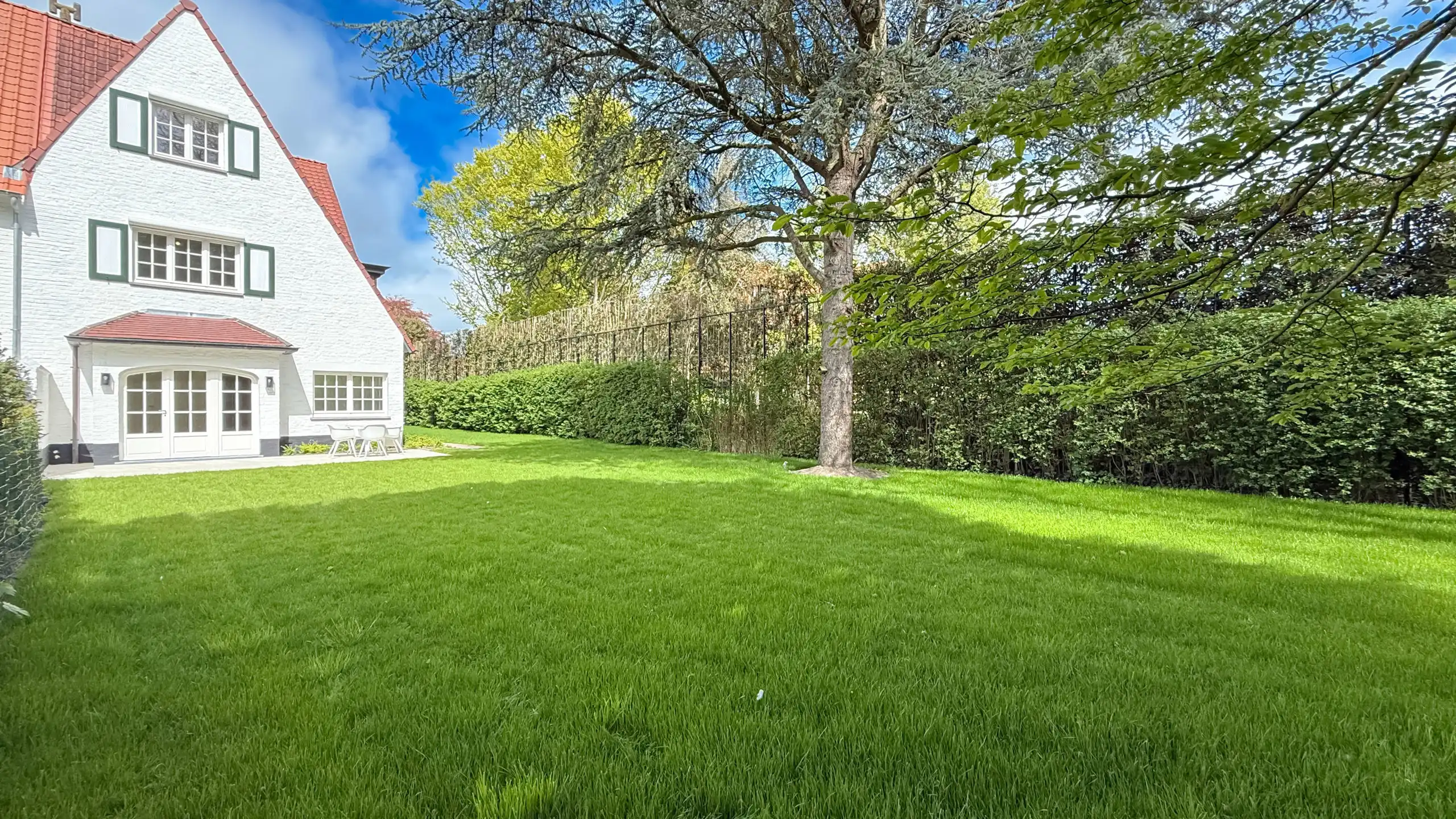 Stijlvolle halfopen villa met zonnige tuin in het Zoute foto 32