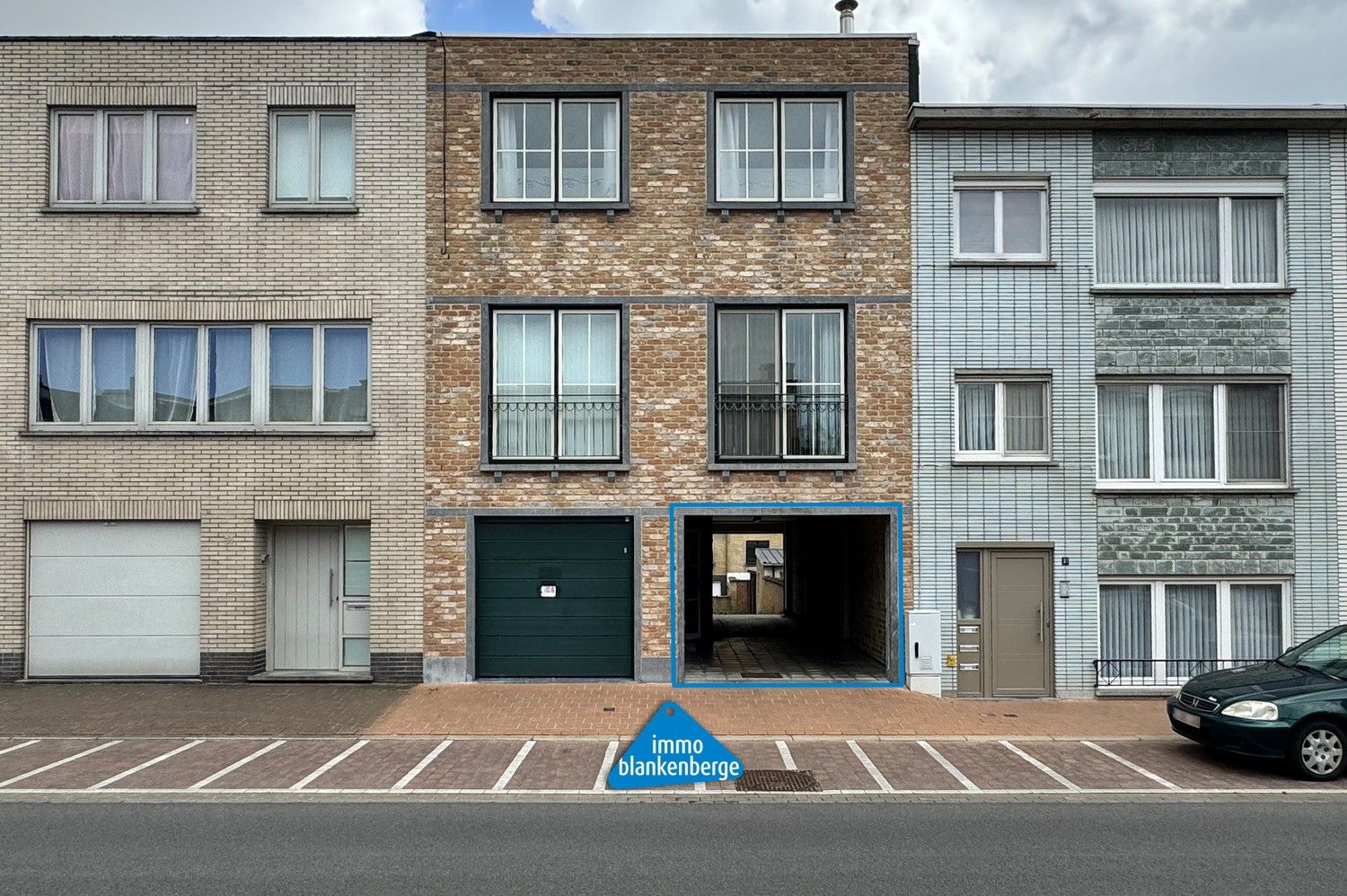 Afgesloten garagebox op centrale ligging in Blankenberge foto {{pictureIndex}}