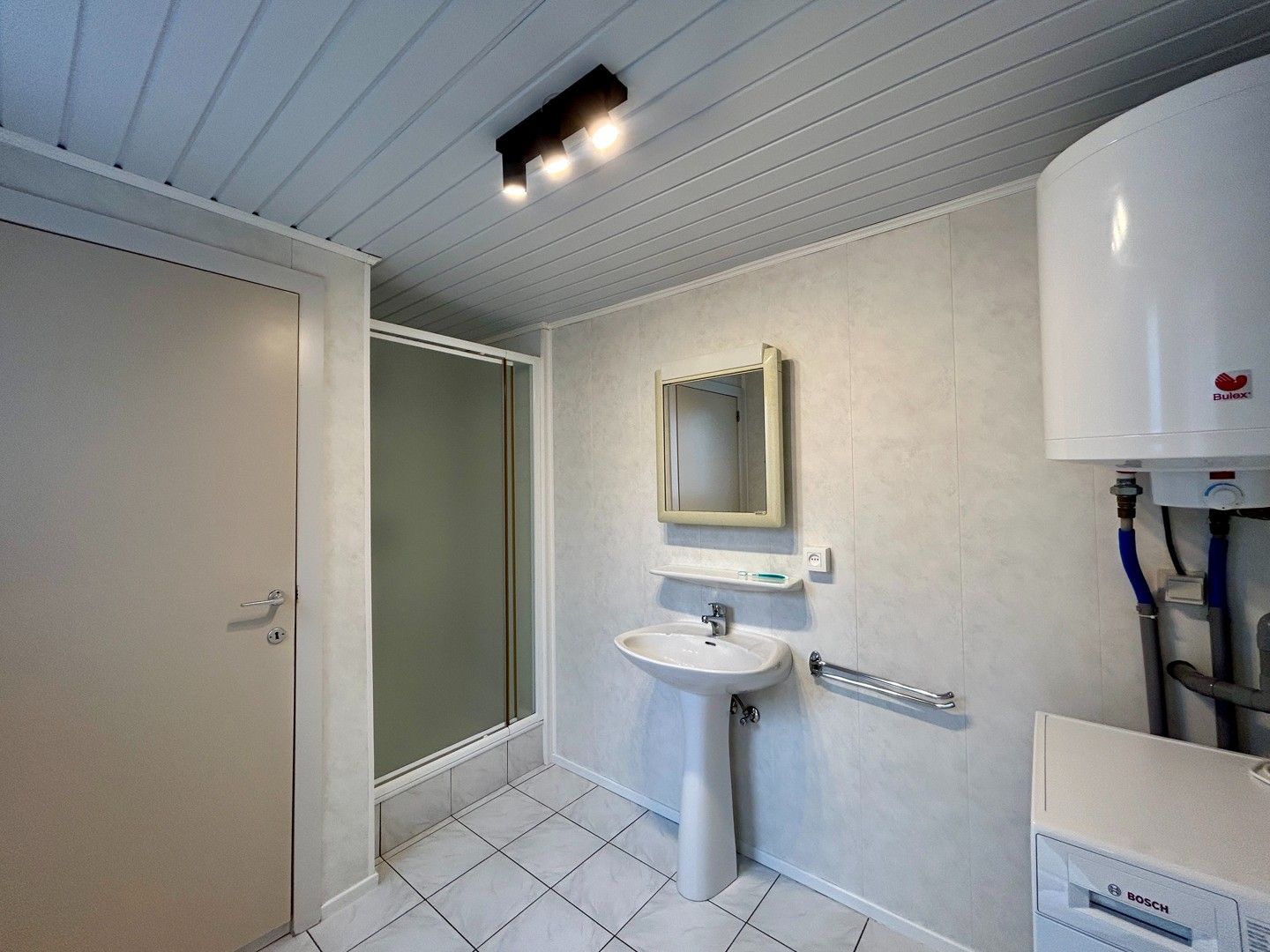 Karaktervolle woning met 3 slaapkamers te Pittem! foto 8