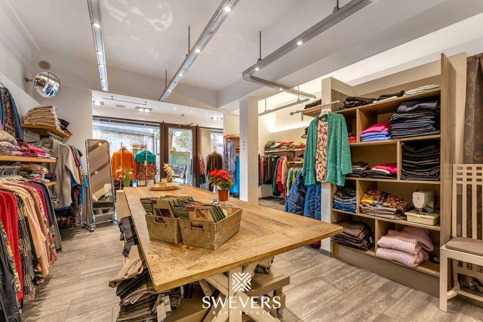 Commerciële topligging aan Sint-Martenplein in Sint-Truiden foto 12