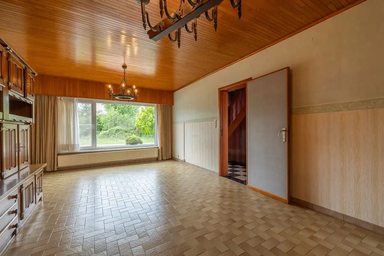 Woning met 3 slaapkamers, veranda en ruime tuin foto 4
