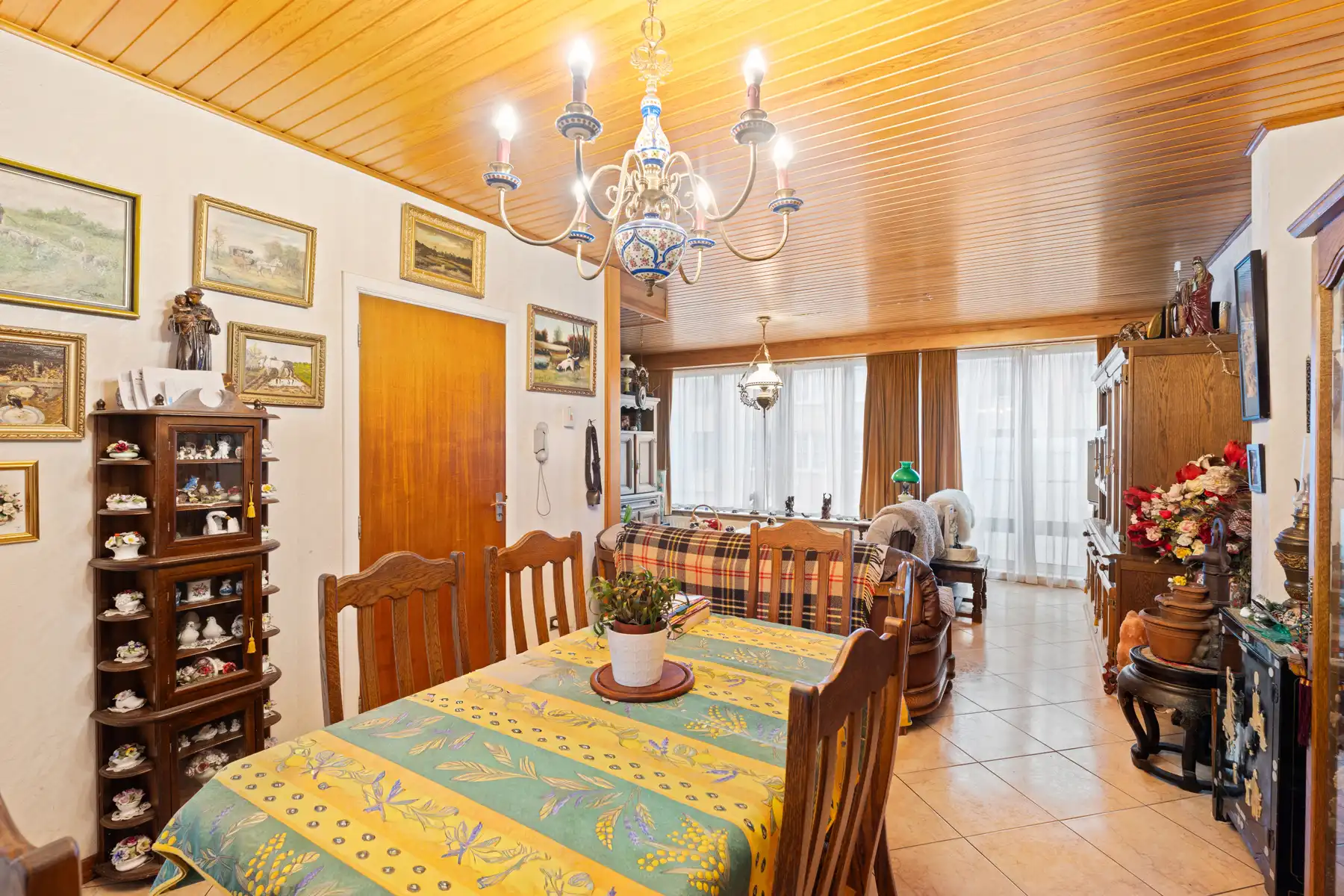 Gezinswoning met 3 slaapkamers, garage en tuin in Wemmel foto 3