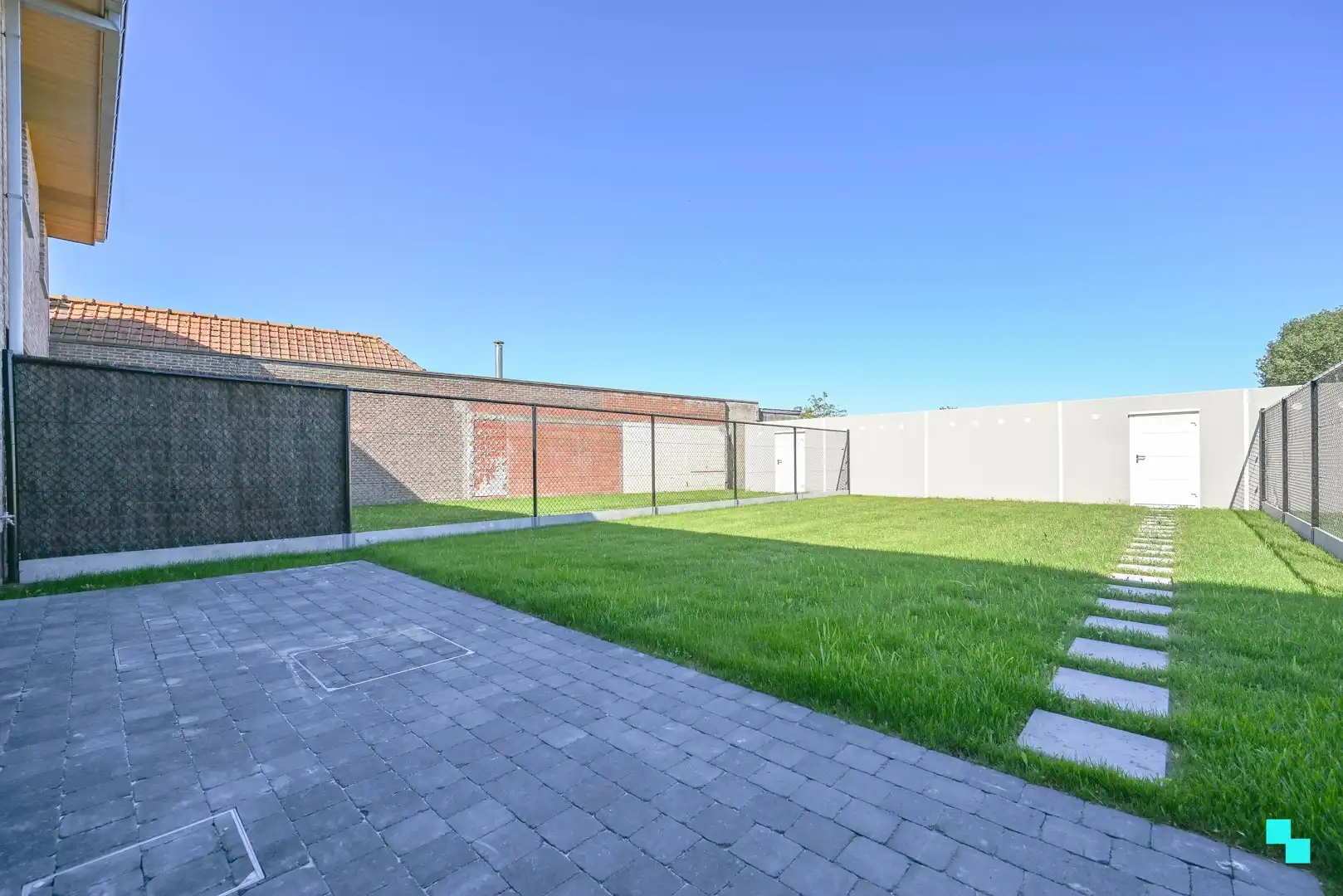 Hedendaagse nieuwbouwwoning nabij centrum foto 23