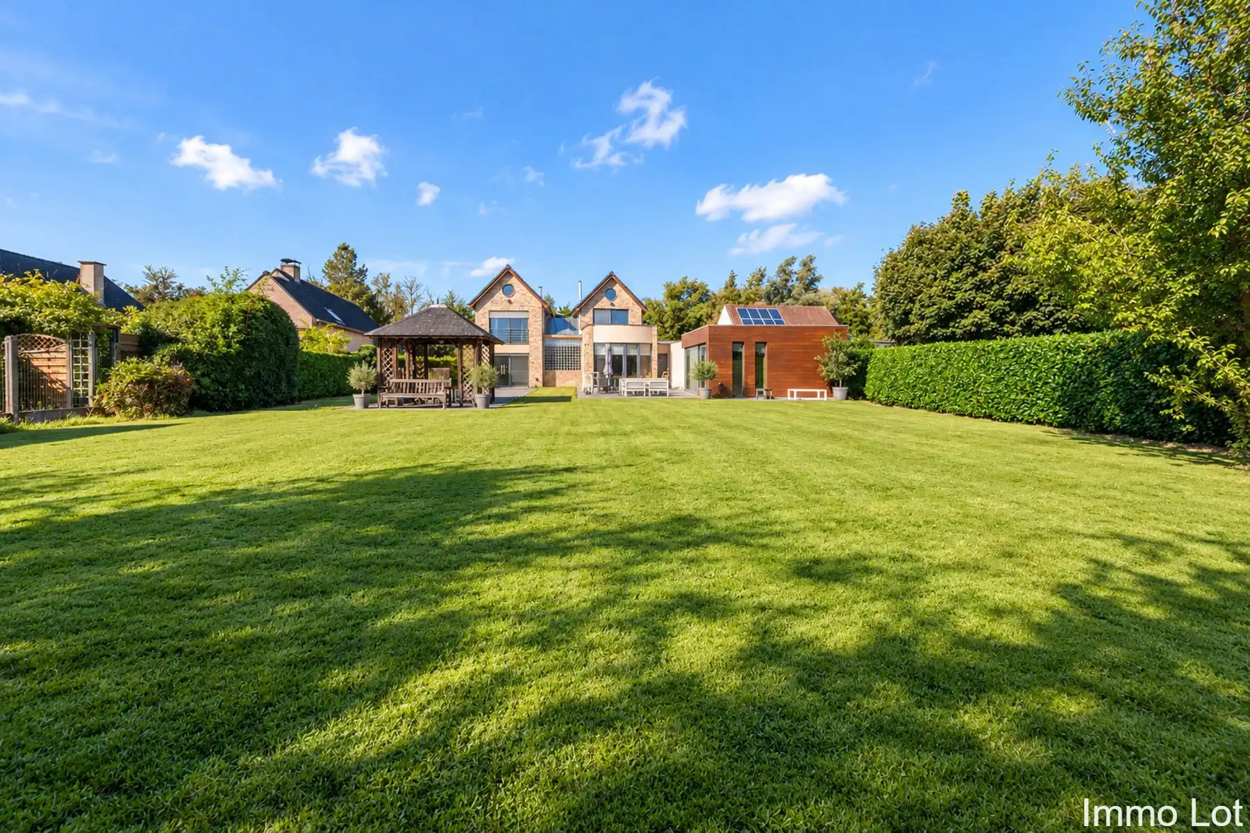 Villa met multifunctioneel bijgebouw, garage en ruime tuin foto 23