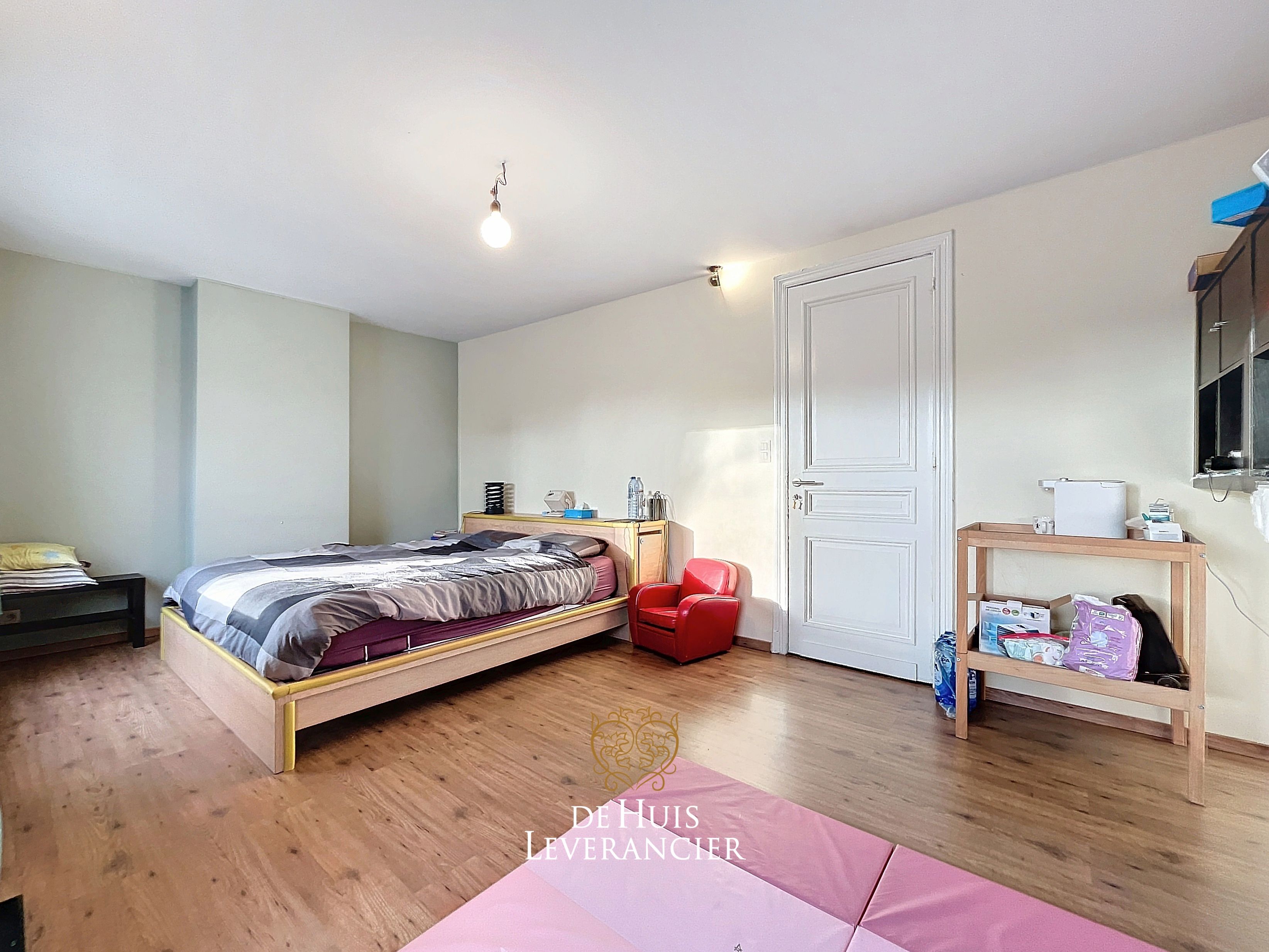 RUIME woning te koop (8 slpks, 2 badk) die ook perfect als tweewoonst kan dienen foto 40