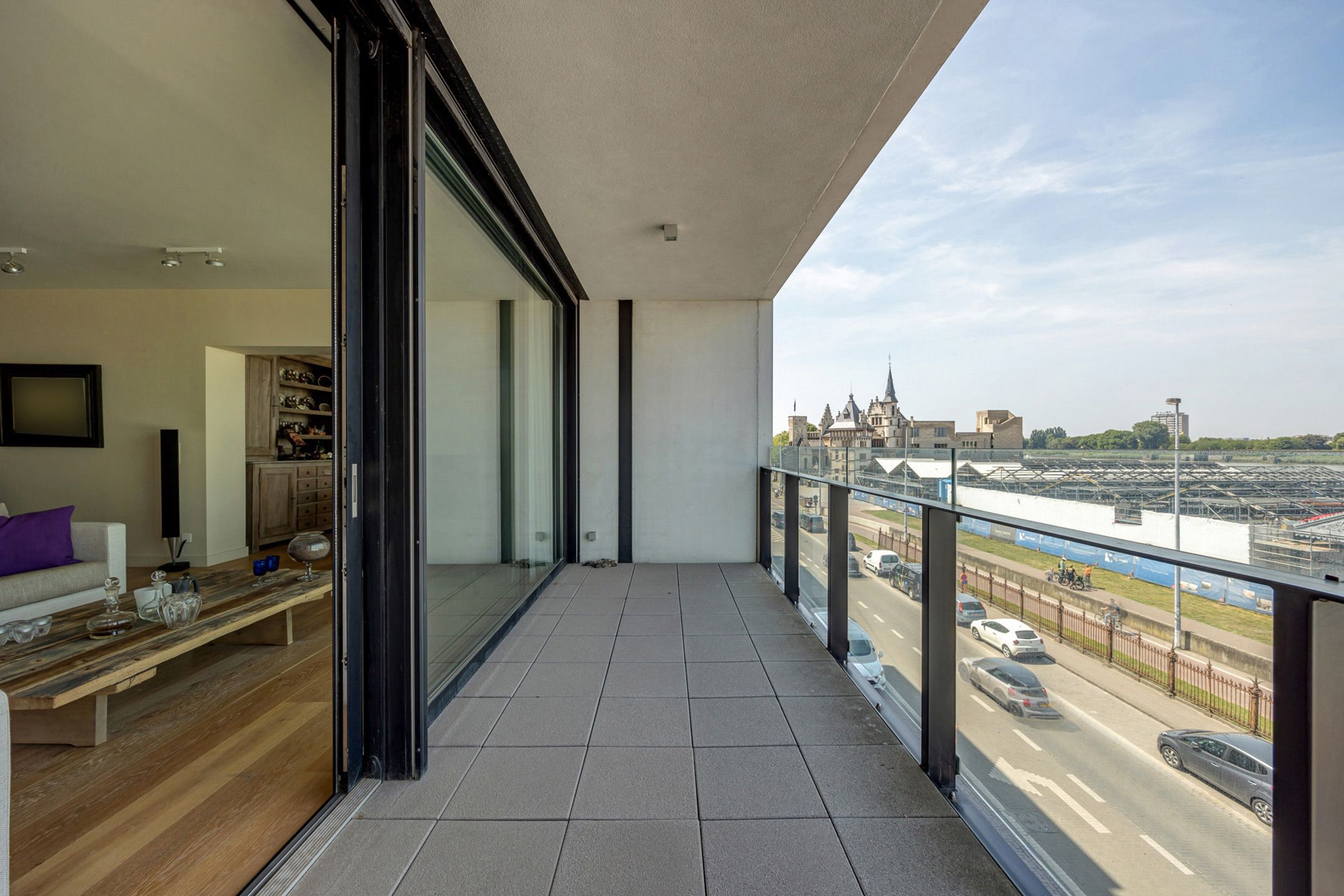 ANTWERPEN - Ruim appartement met Scheldezicht en 2 terrassen foto 3