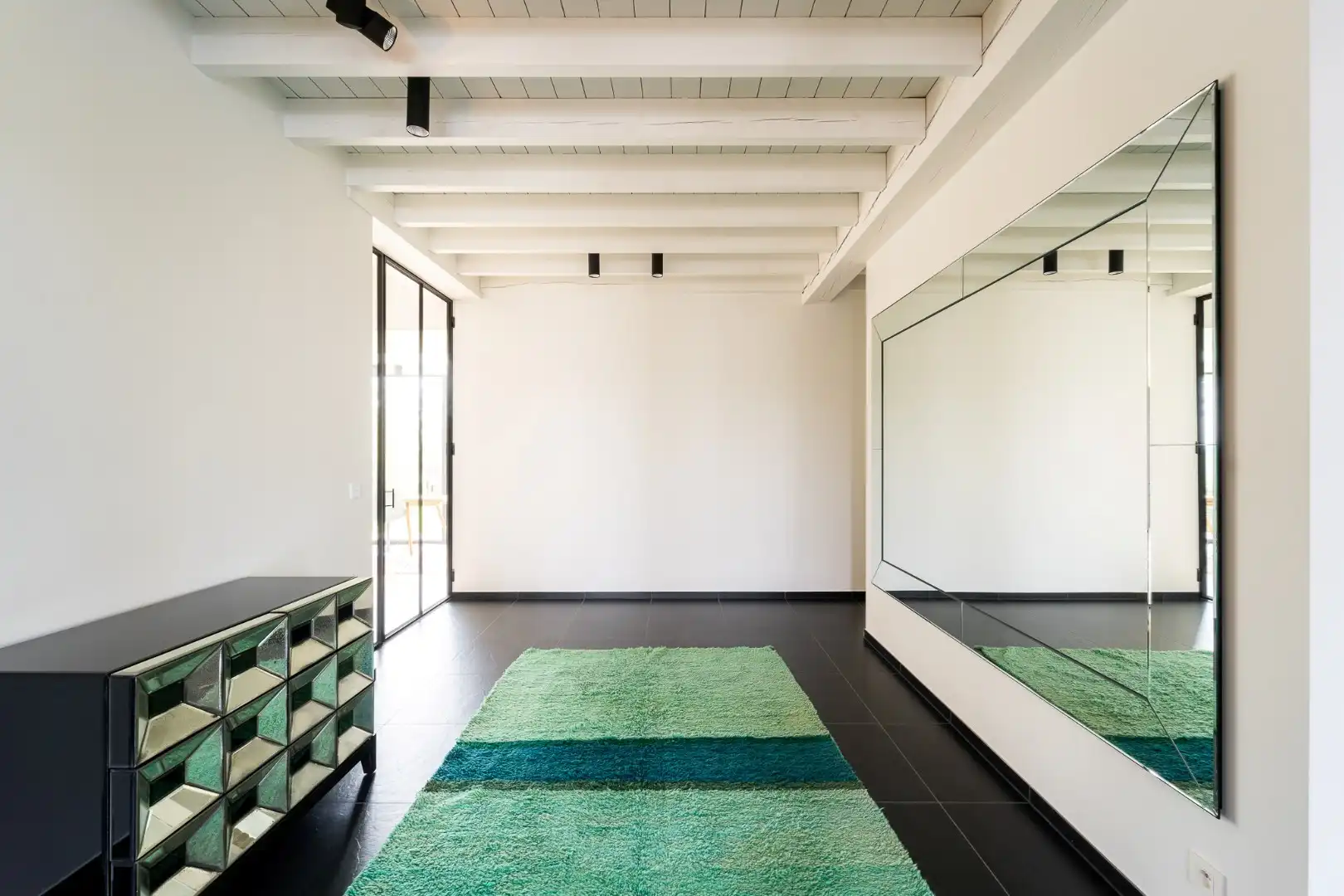 Prachtig gerenoveerde hoeve met panoramisch zicht over de polders foto 11