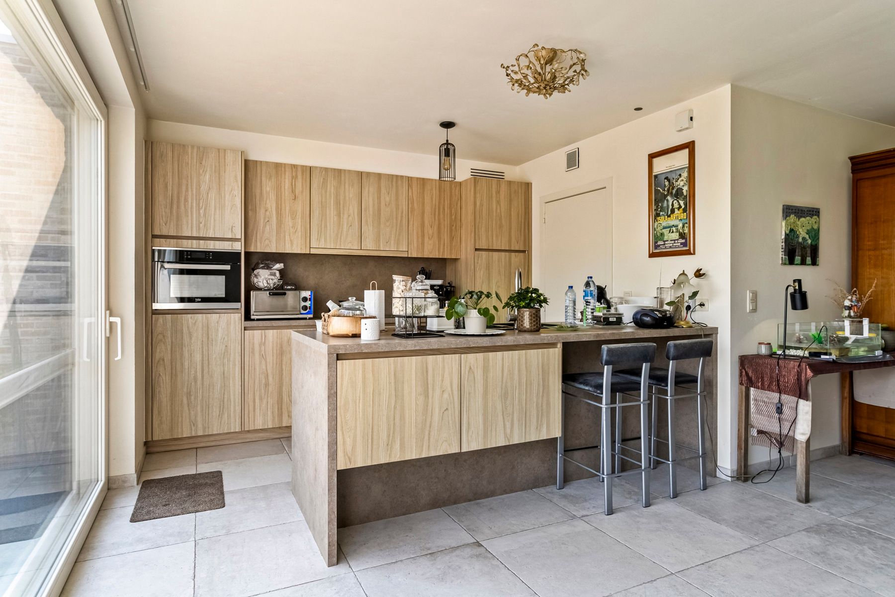 Recente mooi afgewerkte instapklare woning ! foto {{pictureIndex}}