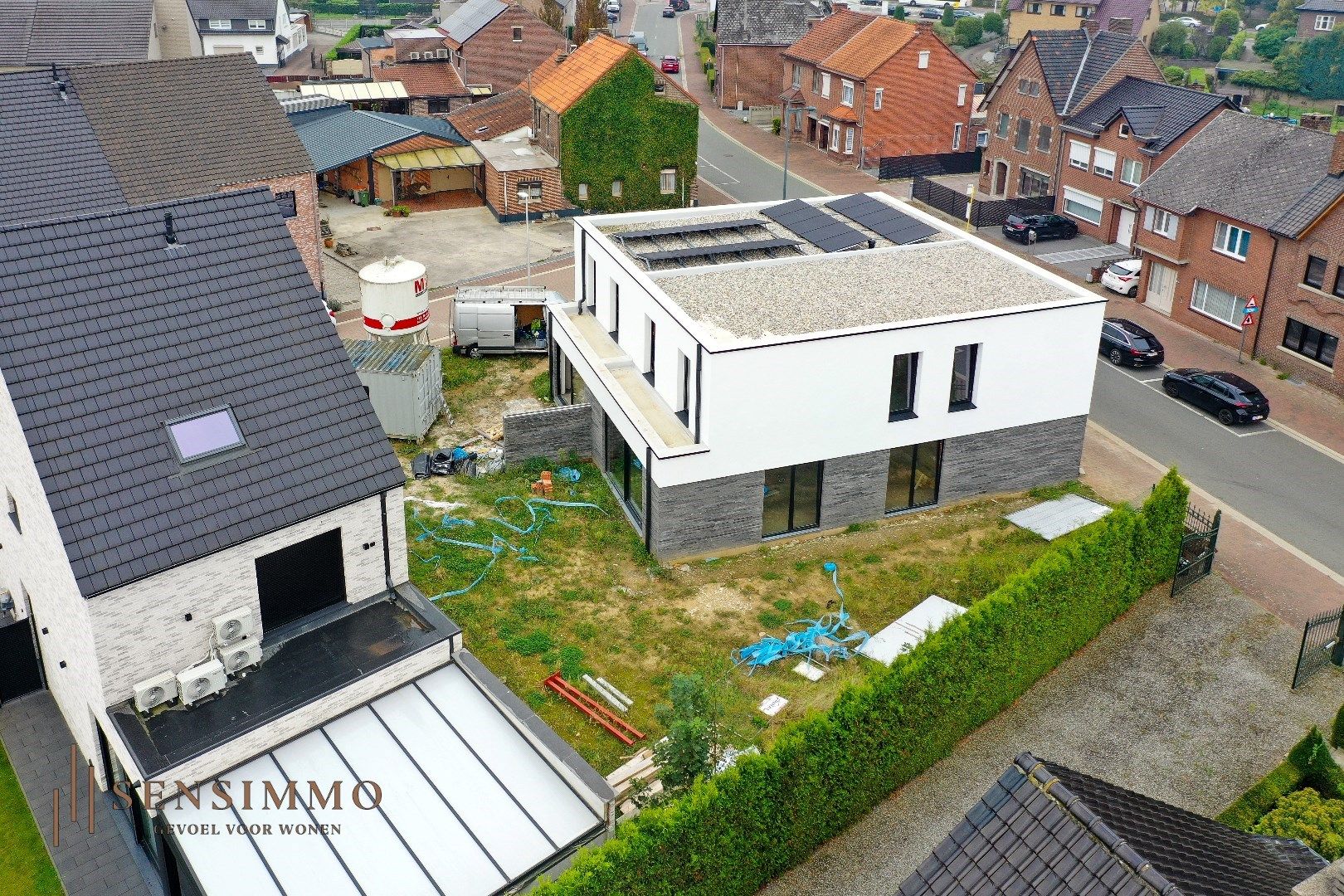 Moderne halfopen woning met 4 slaapkamers op 3a 15ca perceel foto 7