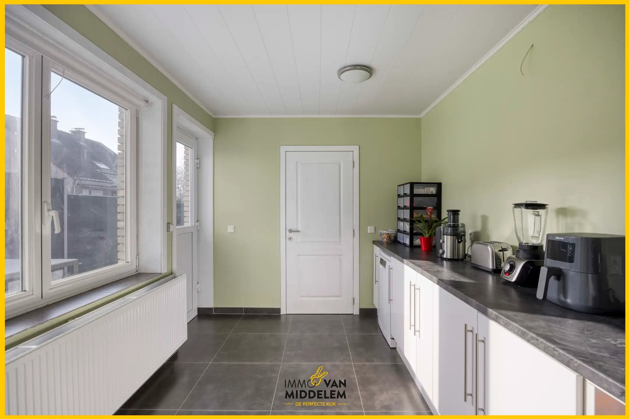 ENERGIEZUINIGE 2-GEVELWONING MET 3 SLPKS, TERRAS EN TUIN foto 7