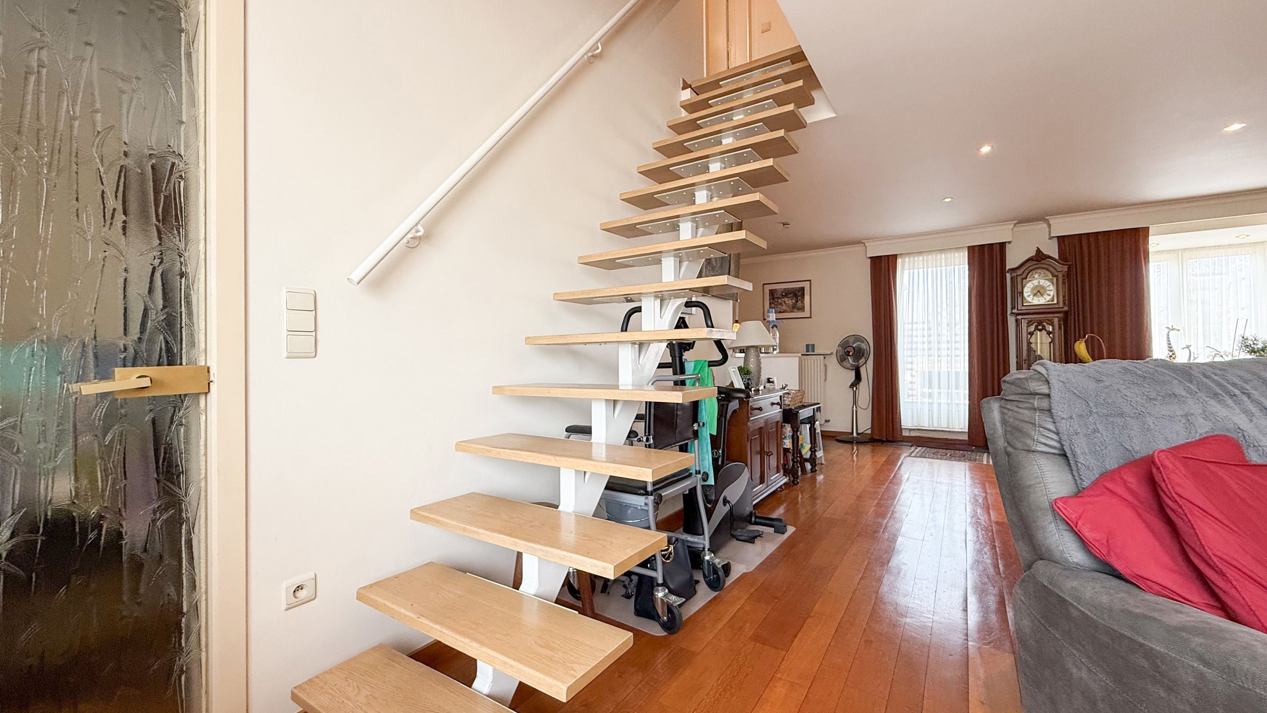 Ruim appartement met groot terras en garage!  foto 12