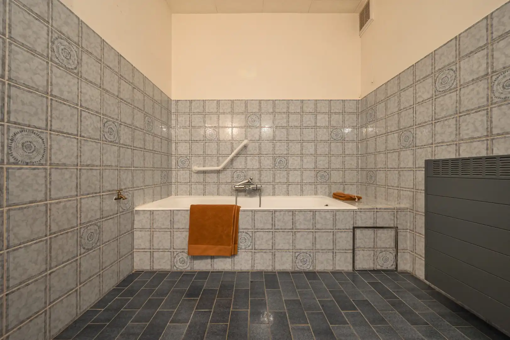 Ruim 3-slaapkamerappartement met garage in het centrum van Ruisbroek foto 18