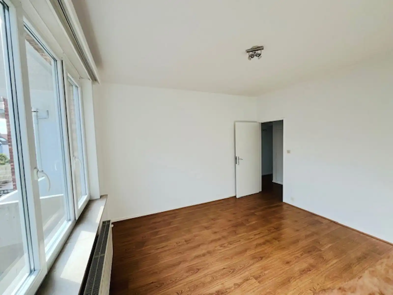 Twee slaapkamers, eigen parkeerplek & de stad aan je voeten! foto 21