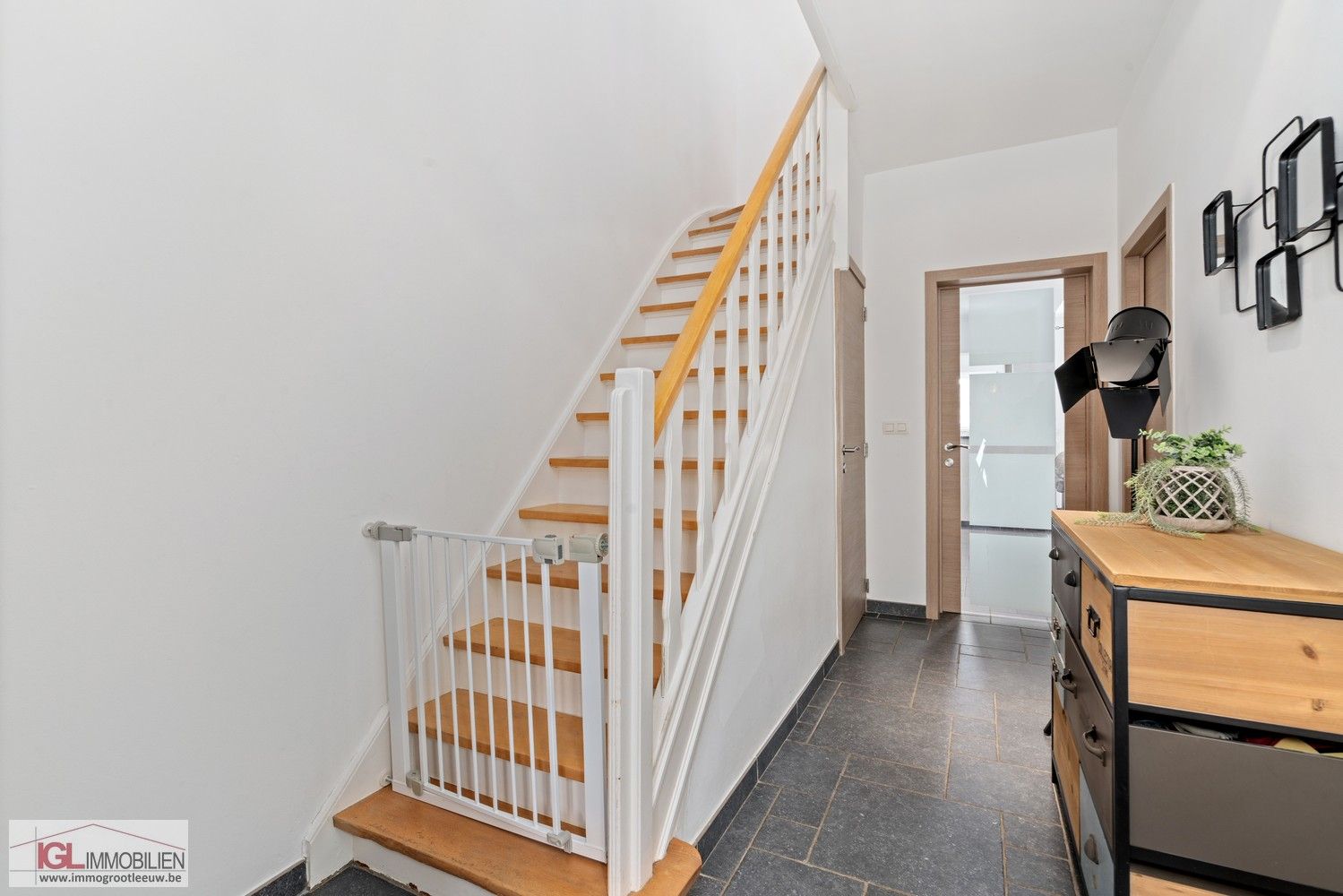 Smaakvol gerenoveerde rijwoning met tuin, garage en uitbreidingsmogelijkheden foto 8