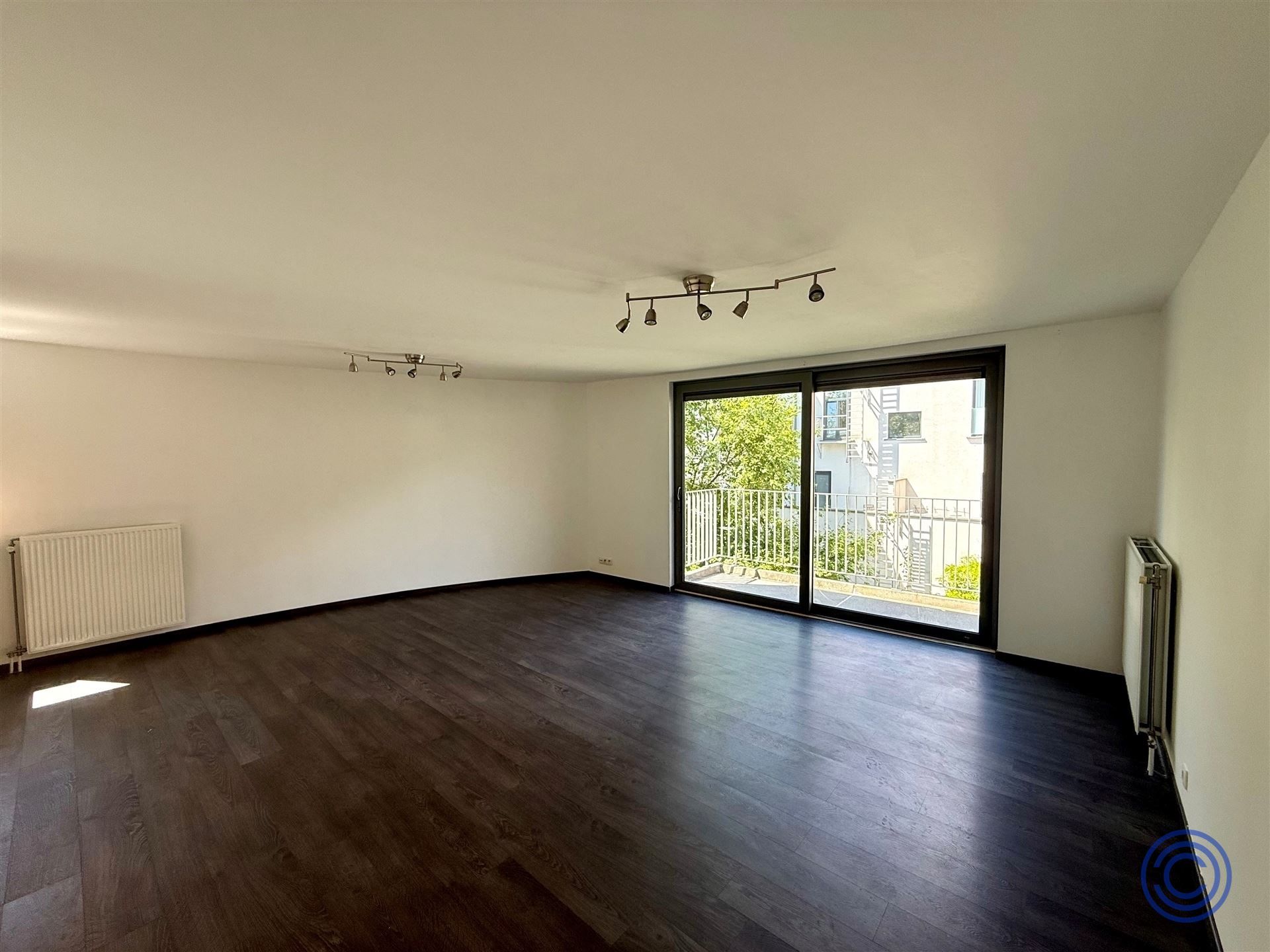 Instapklaar 2-slpk appartement met terras in groene stadsomgeving! foto 4