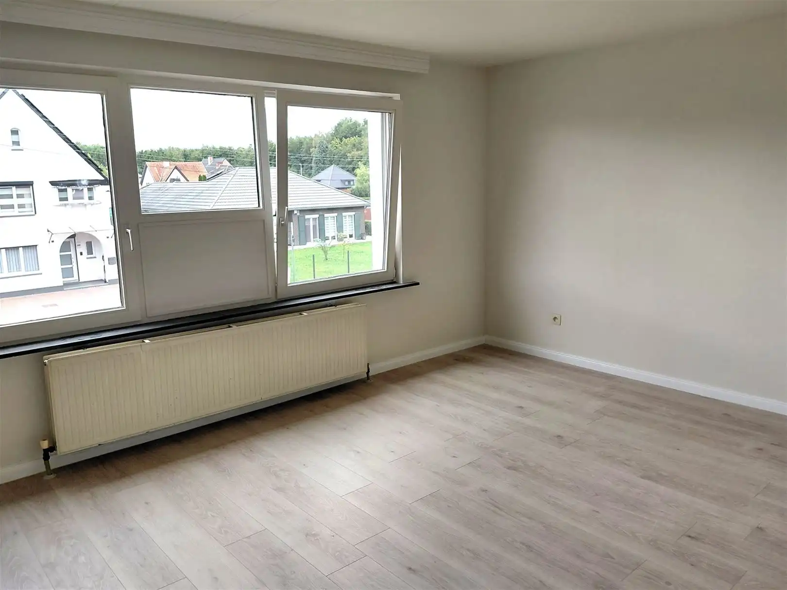 TE HUUR: Appartement met 2 slaapkamers en terras te Beverlo! foto 10