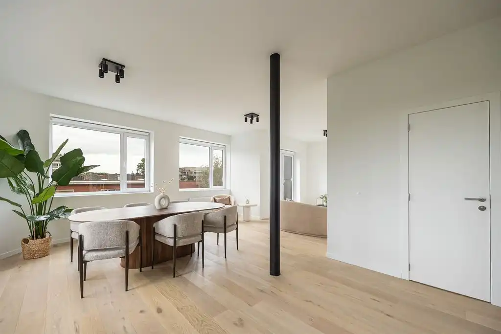 Stijlvol nieuwbouwappartement met terras foto 7