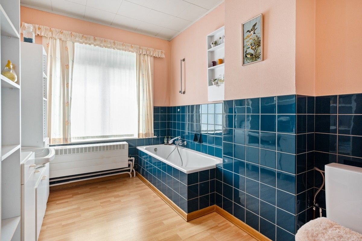 Op te frissen/te renoveren woning met potentieel op toplocatie in Schilde foto 17