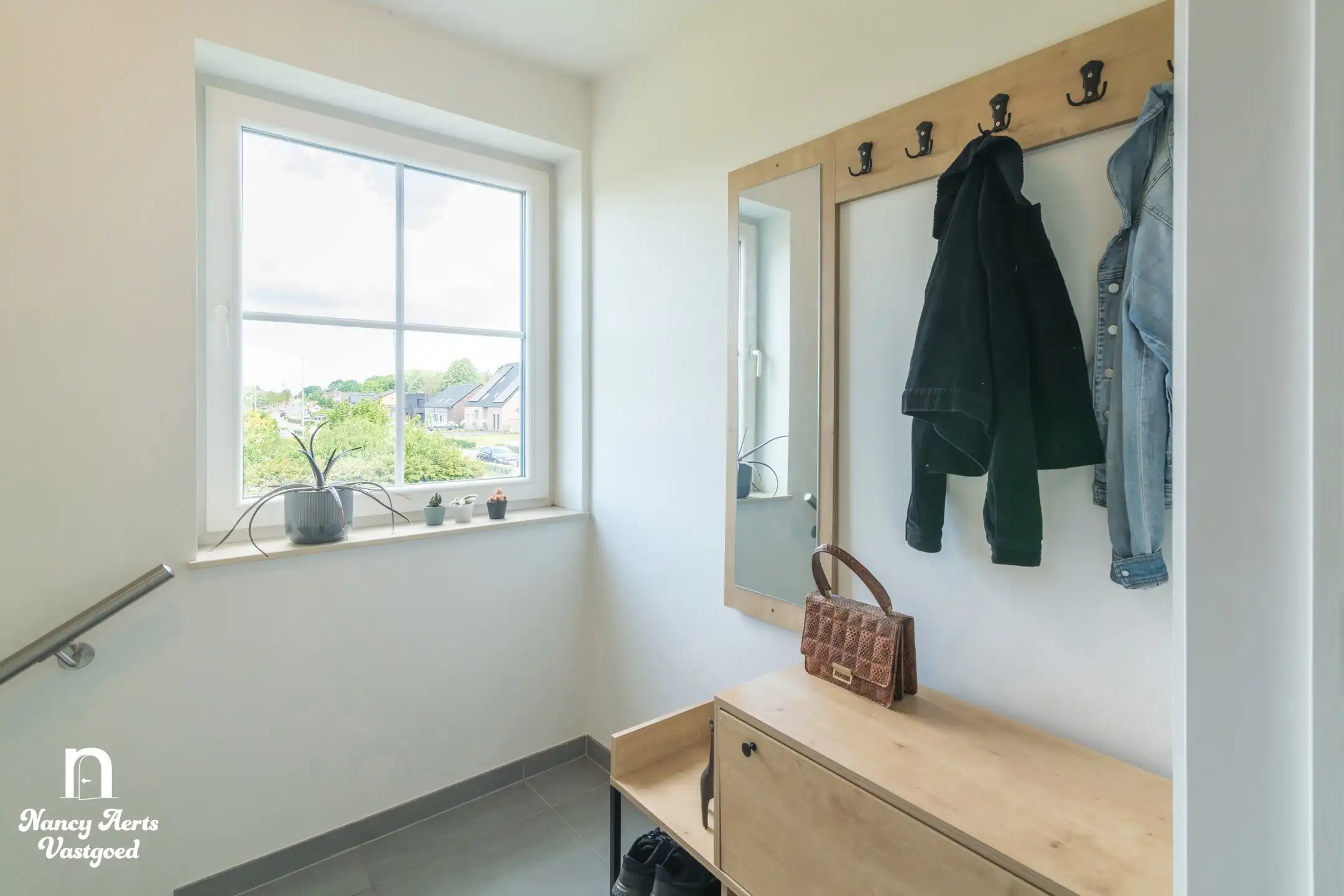 Instapklaar duplex-appartement met terras en 2 parkings foto 24