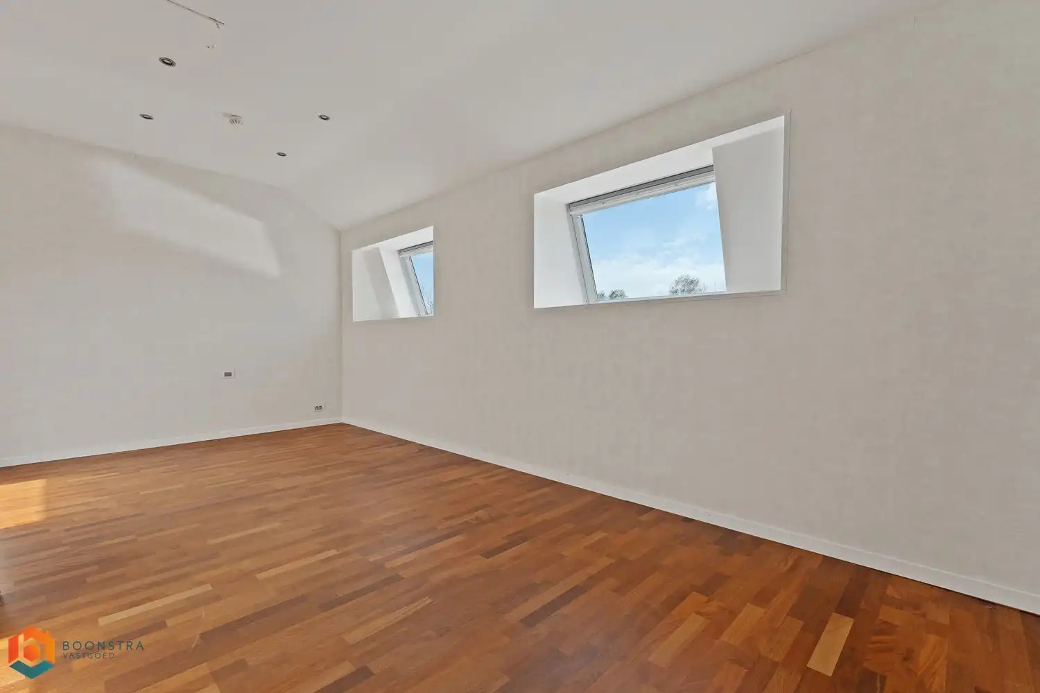 Handelspand met woonst en ruime parking op een perceel van 2592 m² te Rotselaar foto 23