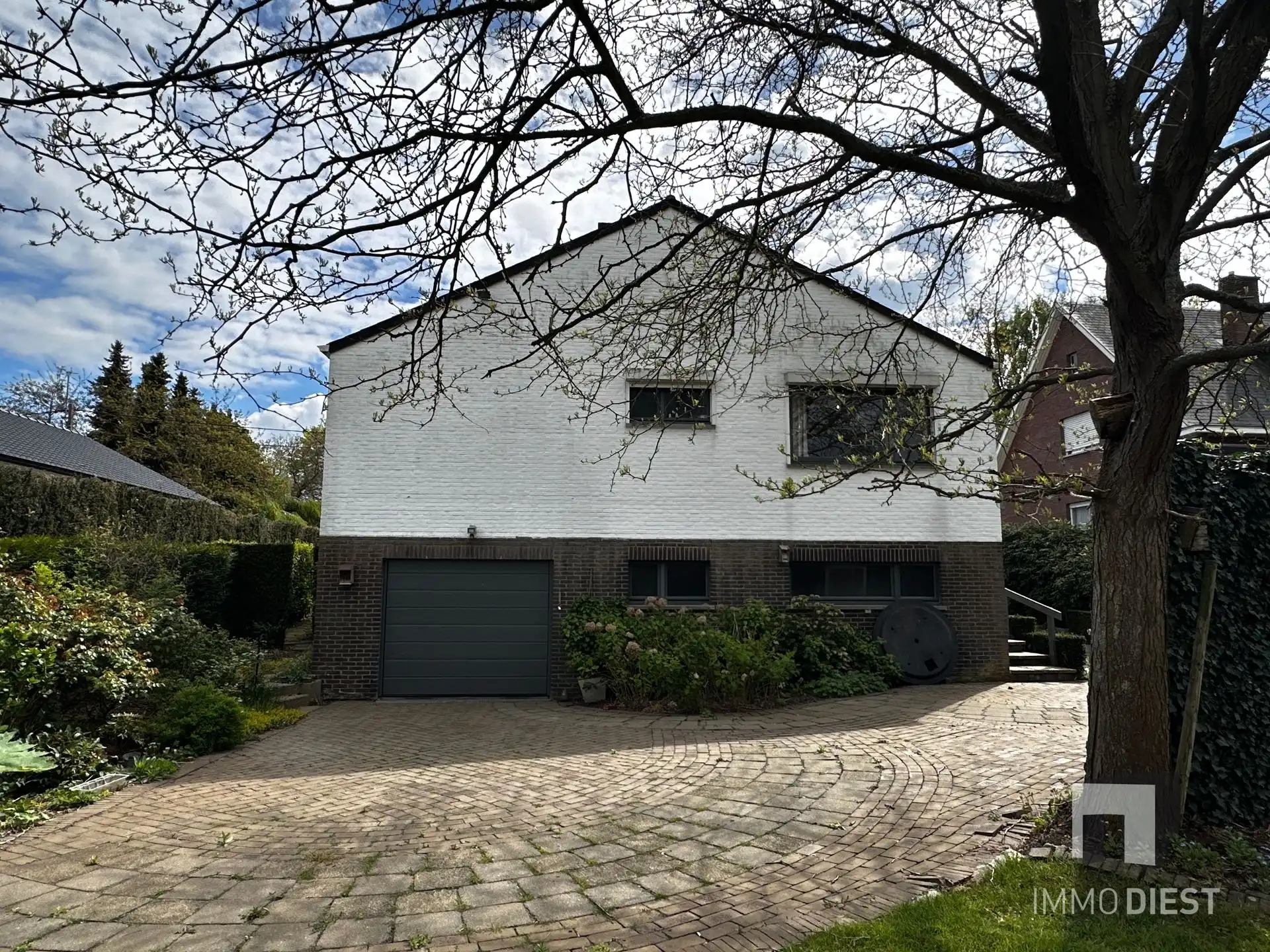 Gezinswoning met 4 slaapkamers en mooie tuin foto 4