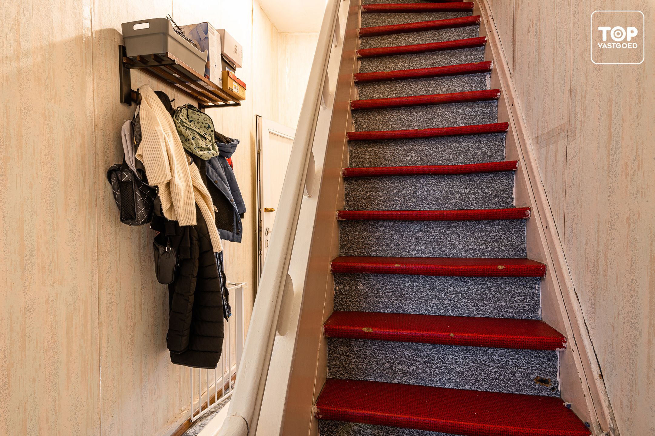 DISCREET Centraal gelegen (opbrengst) eigendom met verhuurd handelsgelijkvloers en 2-slaapkamer woonst foto 16