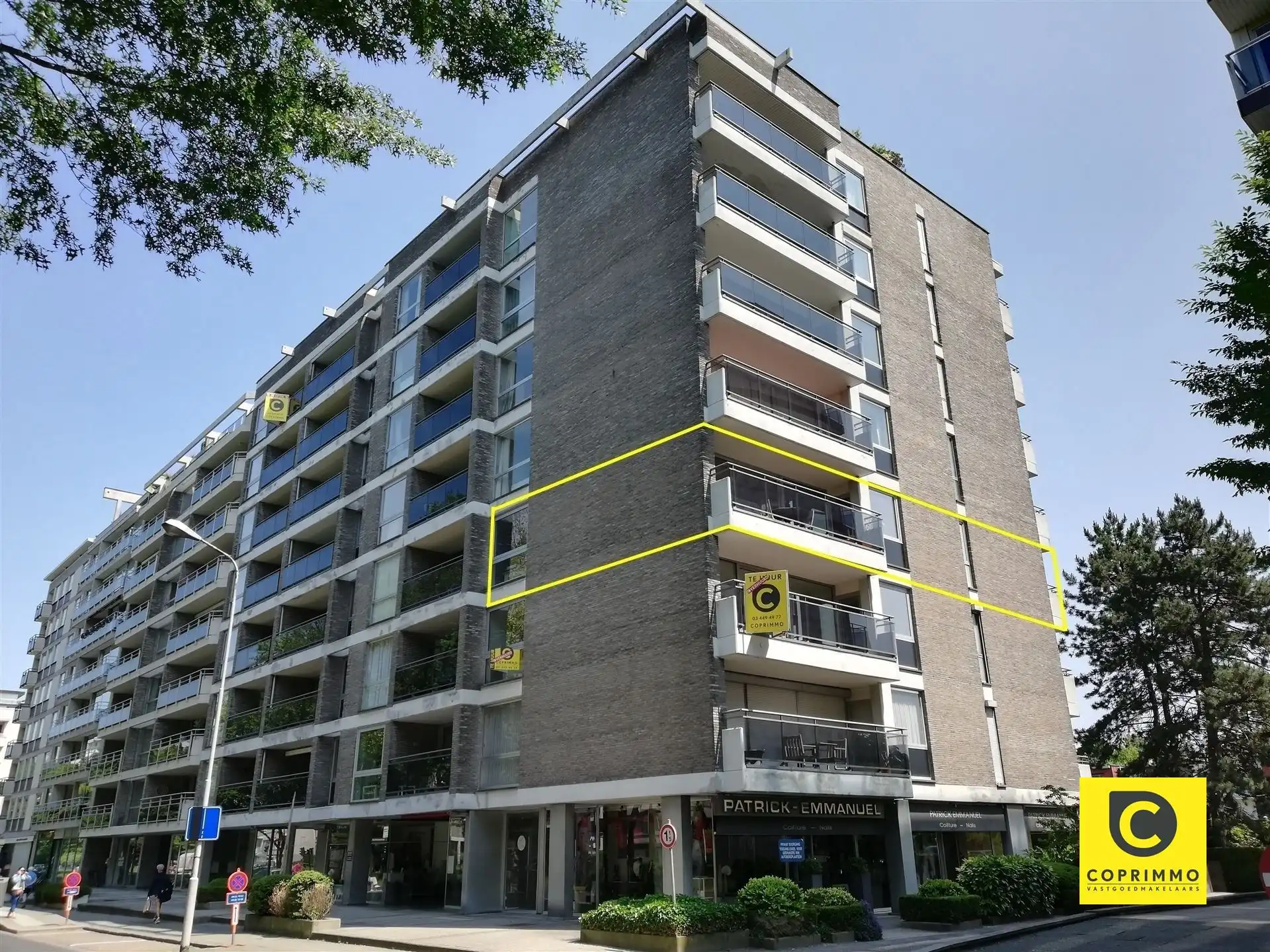 Hoekapp met 3 slpks, 2 bdks en 2 terrassen op centrale ligging foto 18