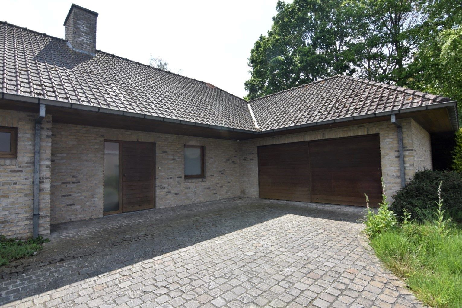 Alleenstaande woning met indrukwekkende tuin foto 2
