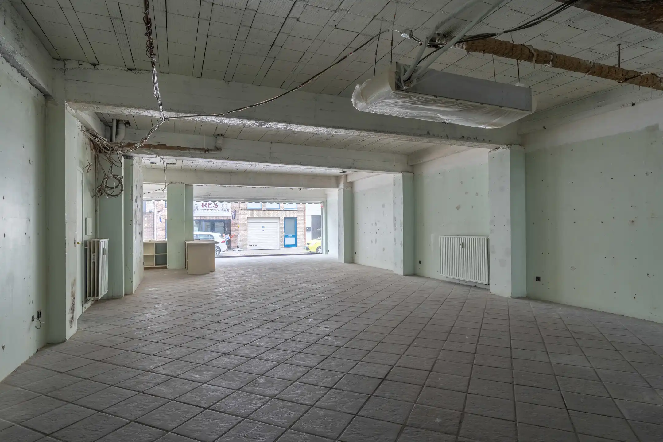 Ruim handelspand met mooie vitrinebreedte, op toplocatie! foto 13