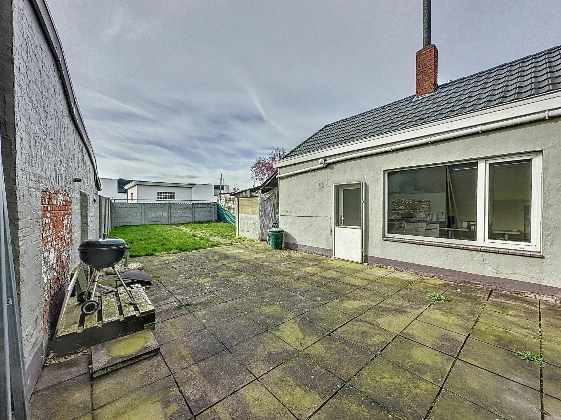 Gezellige te renoveren stadswoning met 4 slaapkamers, tuin en garage. foto 14