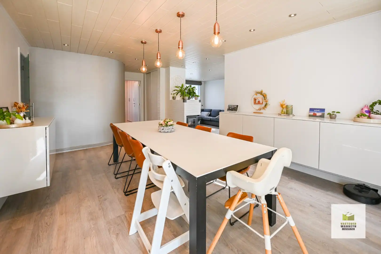 Perfect instapklare woning met 4 slaapkamers en kantoor/praktijkruimte met aparte ingang (21 m²) foto 8