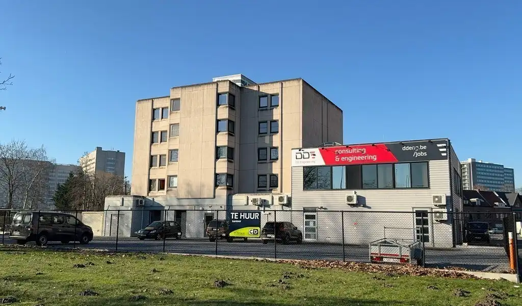 Kantoren te koop in opbrengsteigendom aan klaverblad in Gent foto 29