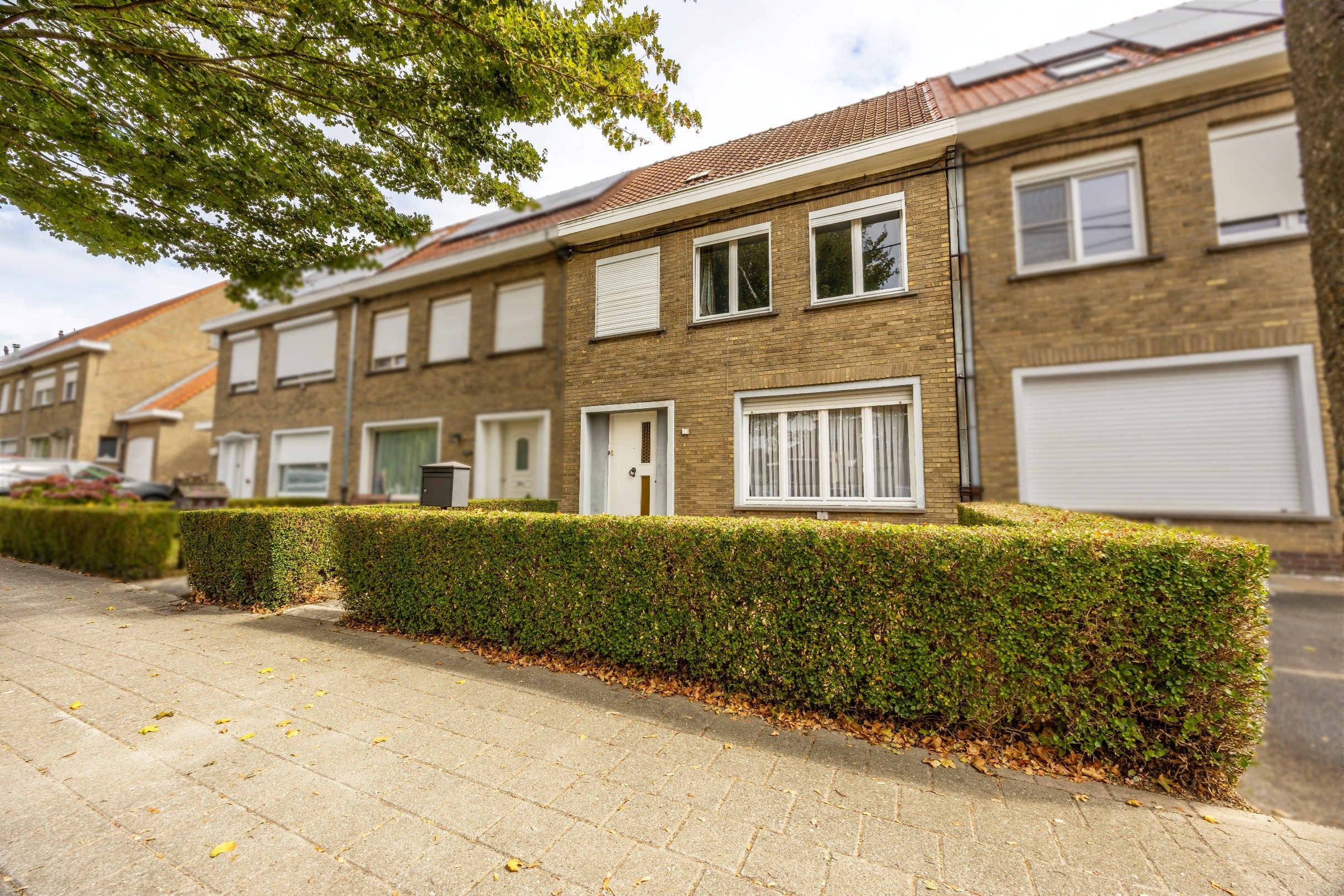 Hoofdfoto van de publicatie: OP TE FRISSEN WONING MET TUIN