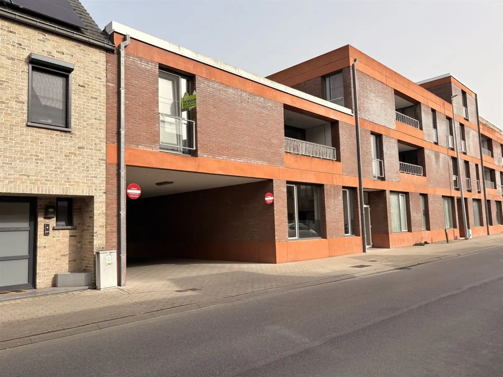 Prachtig Recent Appartement op Ideale Locatie in Sint-Gillis foto 14