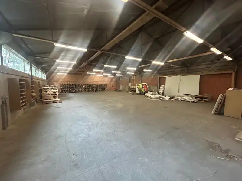 Veelzijdige opslag- of werkruimte van 270 m² foto 3