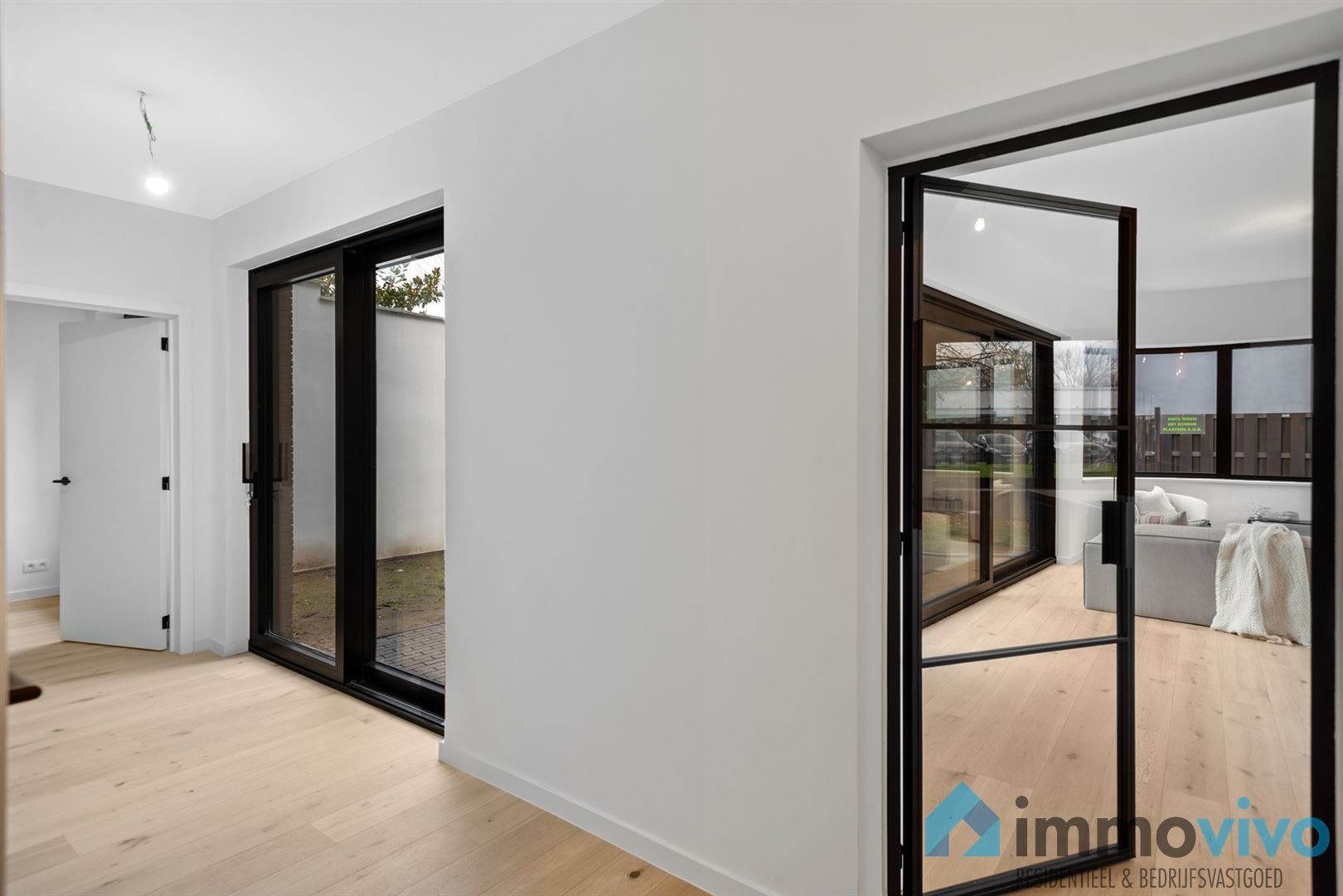Totaalgerenoveerd gelijkvloersappartement met mooie tuin in Elsdonkwijk foto 6