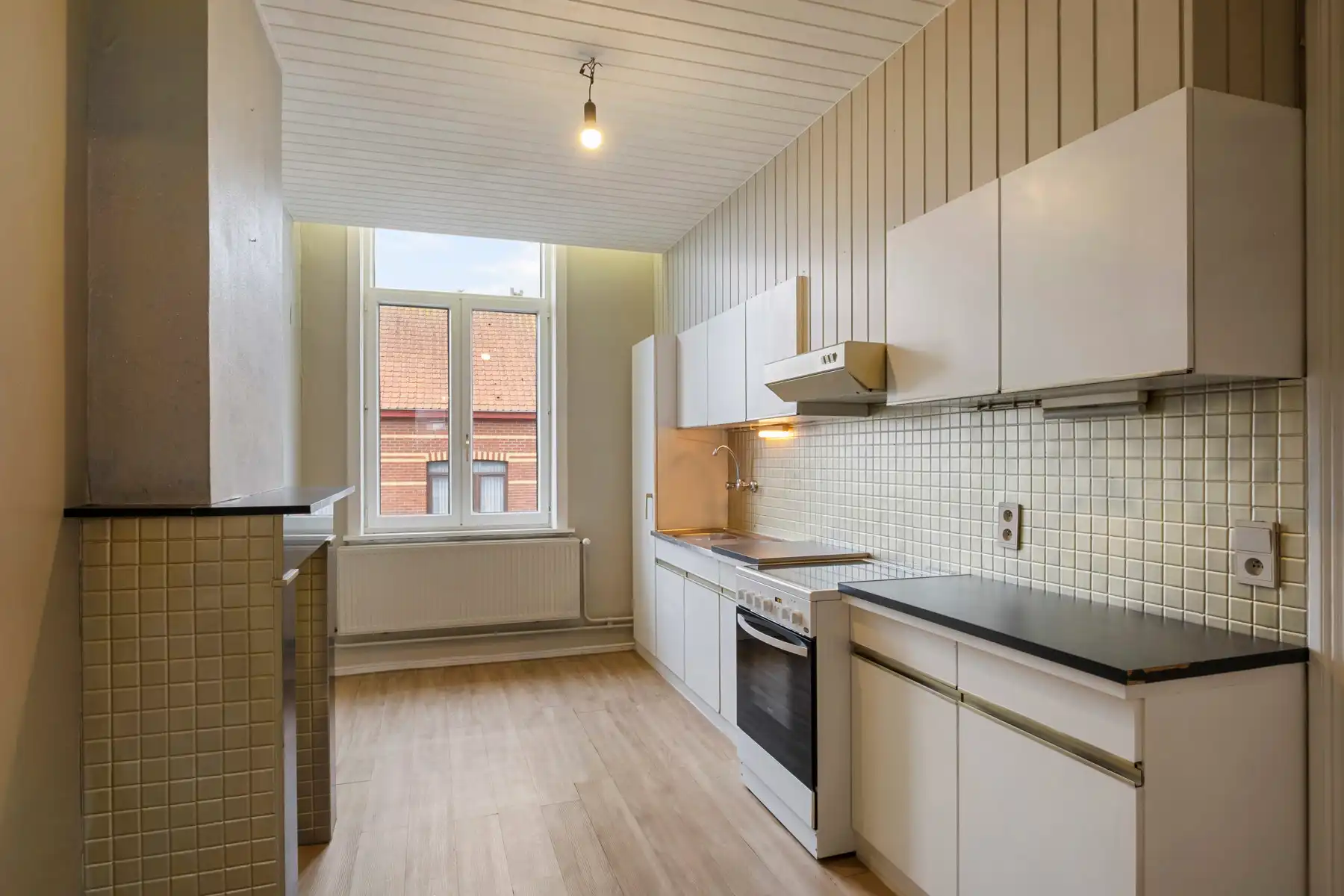 Ruim gerenoveerd herenhuis in Oostende. foto 13