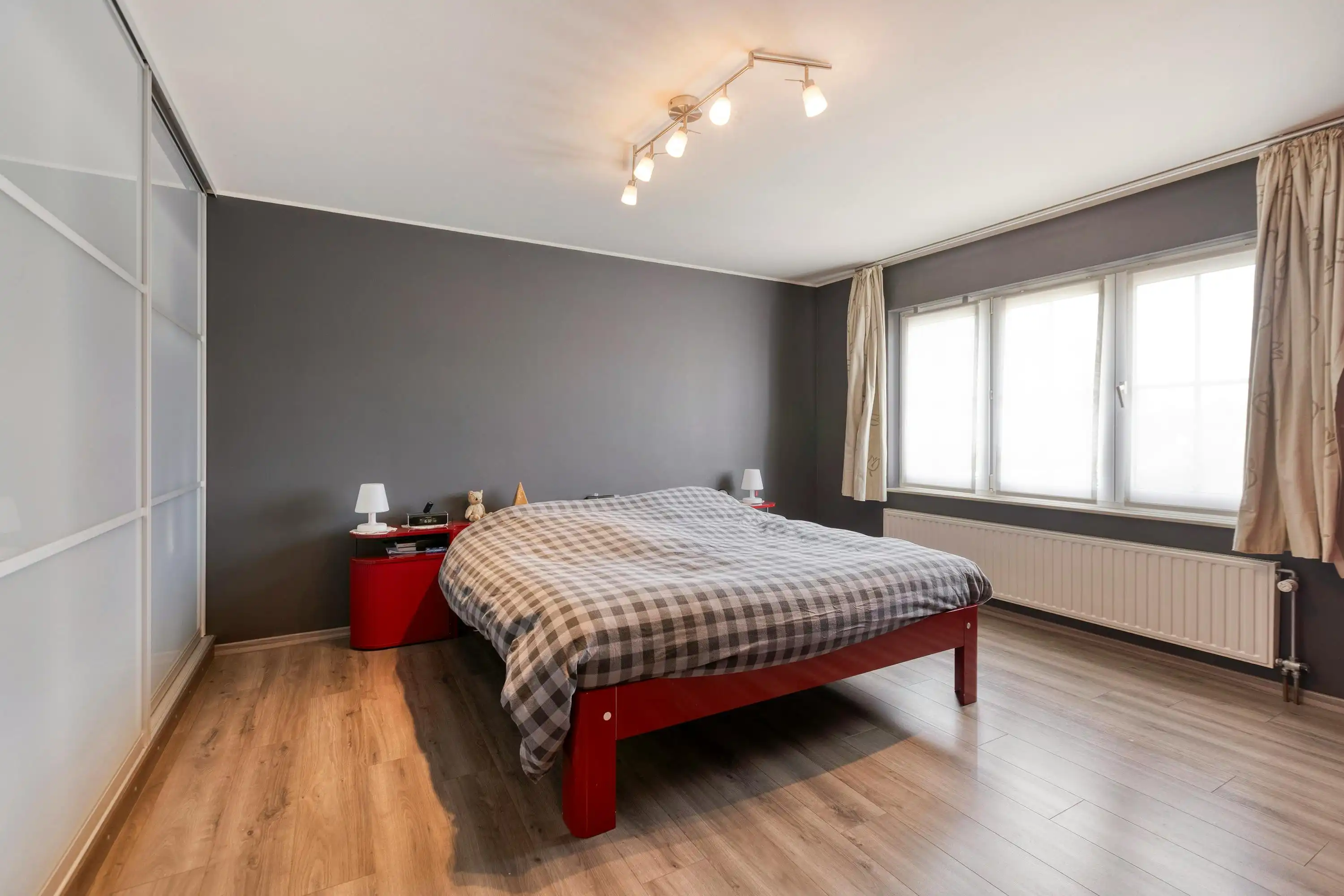 Ruime en instapklare halfopen bebouwing te Kuringen foto 14