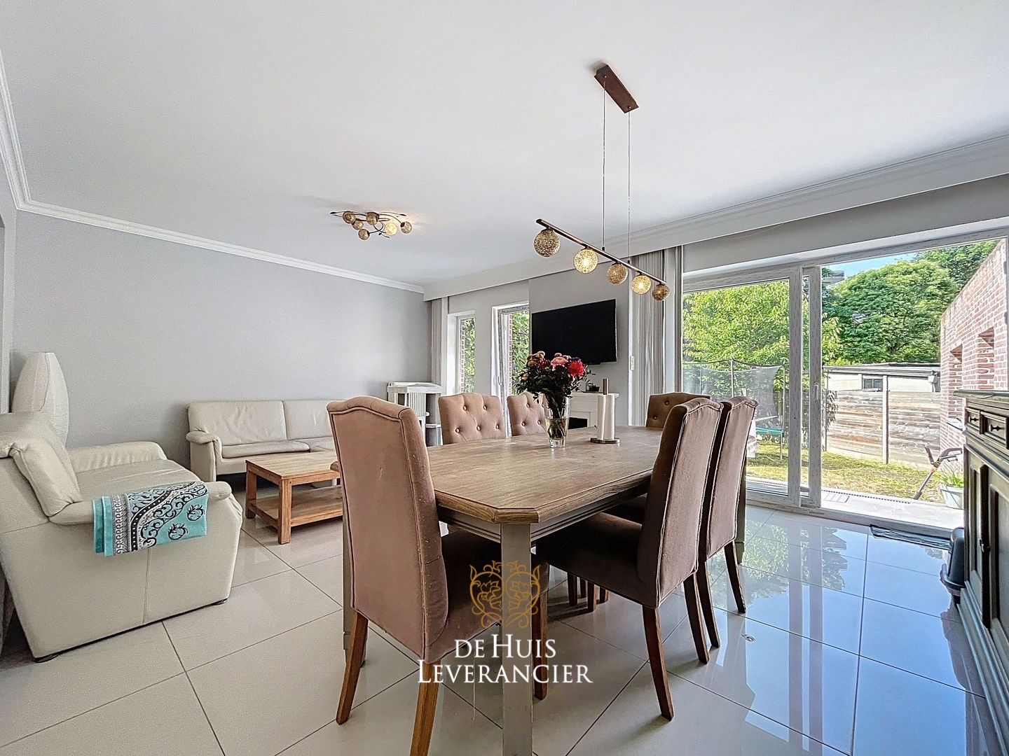 Prachtige, gerenoveerde woning met tuin en garage op toplocatie te koop in Mortsel! foto 12