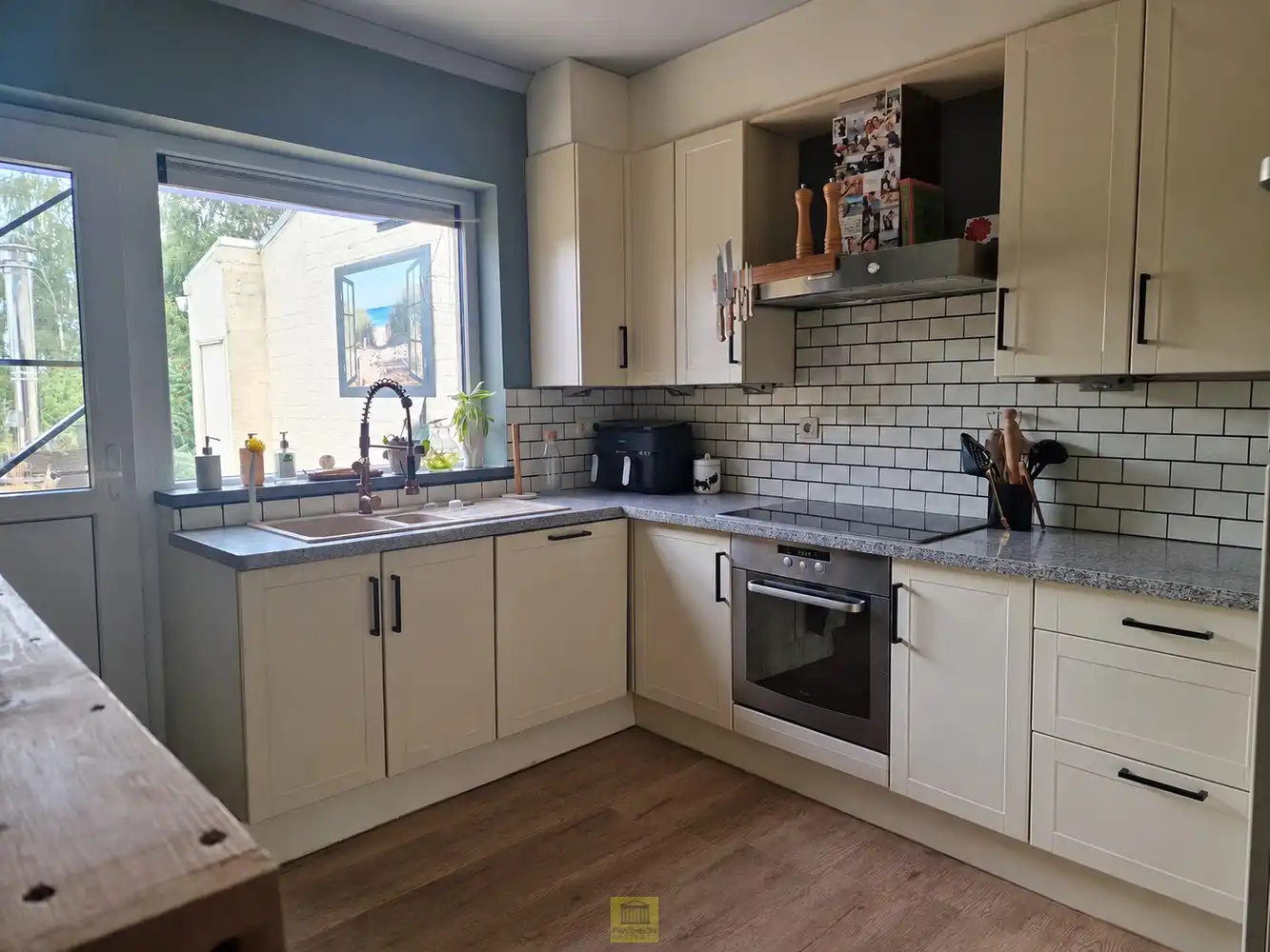 Rustig en centraal gelegen in Haaltert – gebouw met 2 duplexappartementen en 2 ruime garages! foto 10