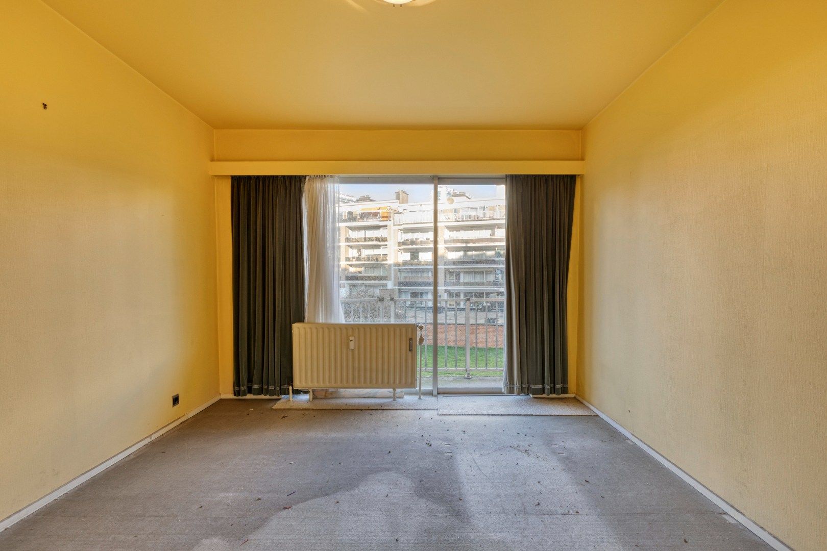 Ruim appartement met 2 slaapkamers, kelder en garage foto 8