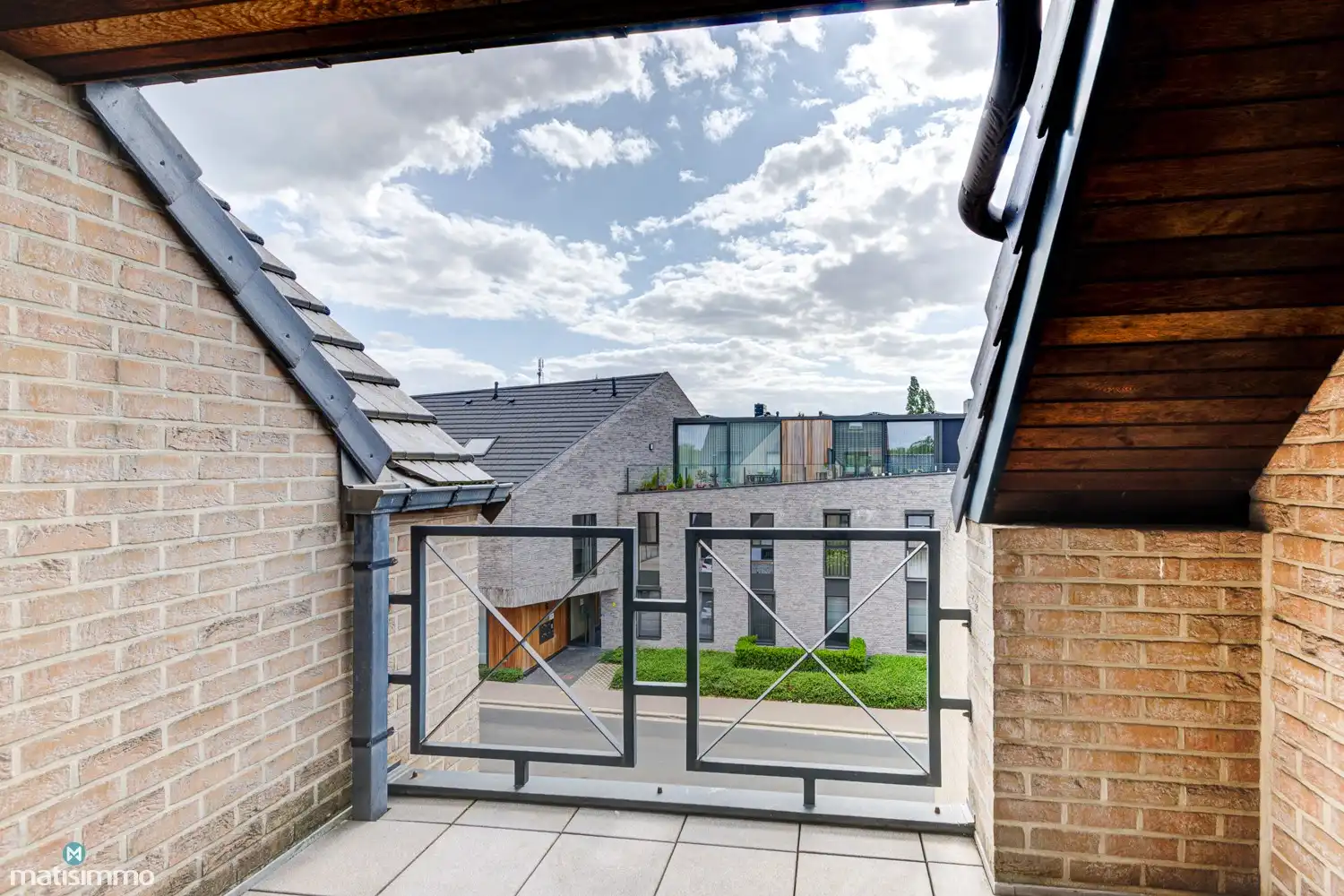 DUPLEXAPPARTEMENT MET 2 SLAAPKAMERS, 2 TERRASSEN EN GARAGEBOX AAN HET CENTRUM VAN BILZEN foto 11