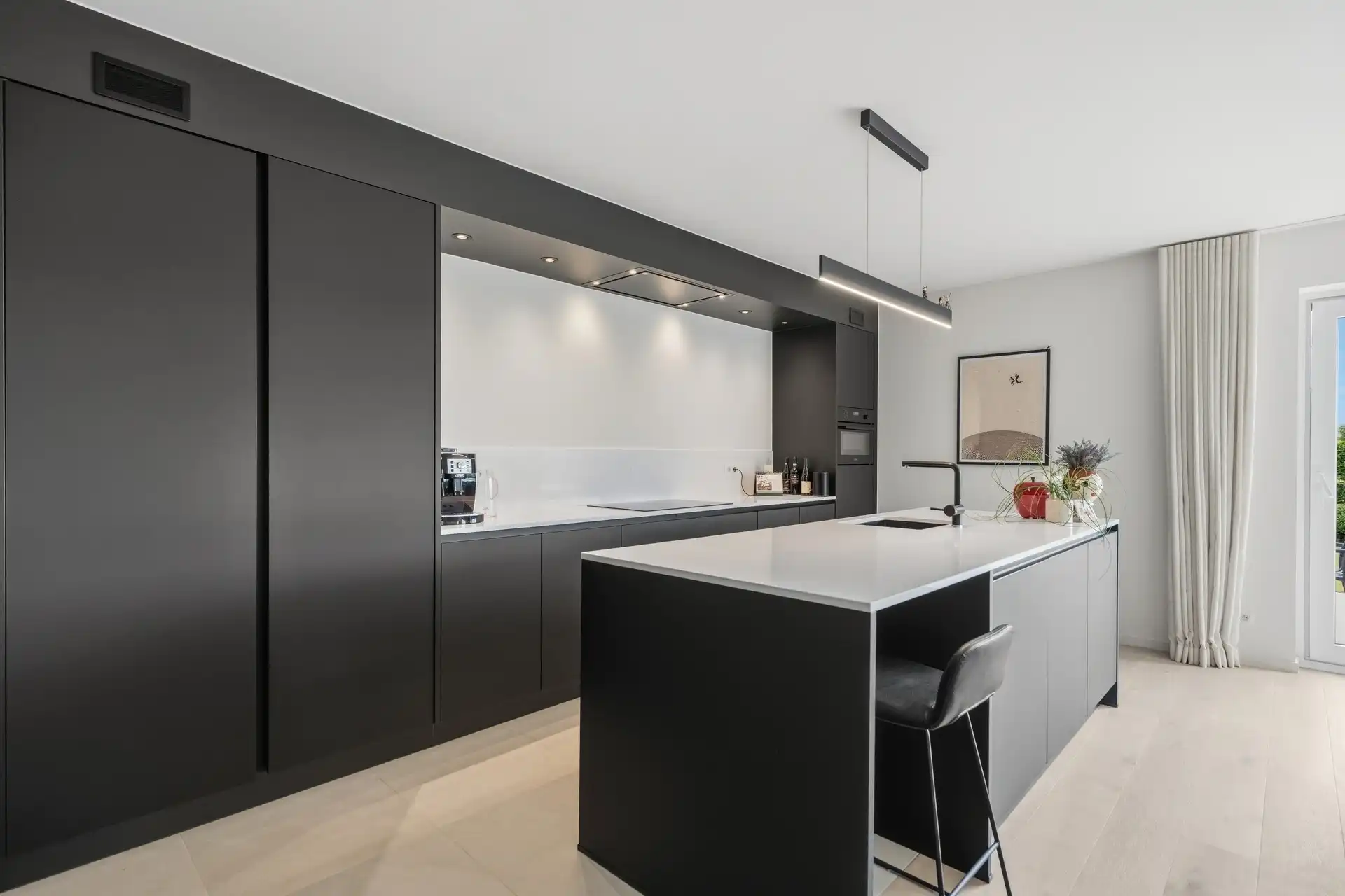 Recent, instapklaar gelijkvloers appartement met prachtige tuin en staanplaats te Berlare foto 6