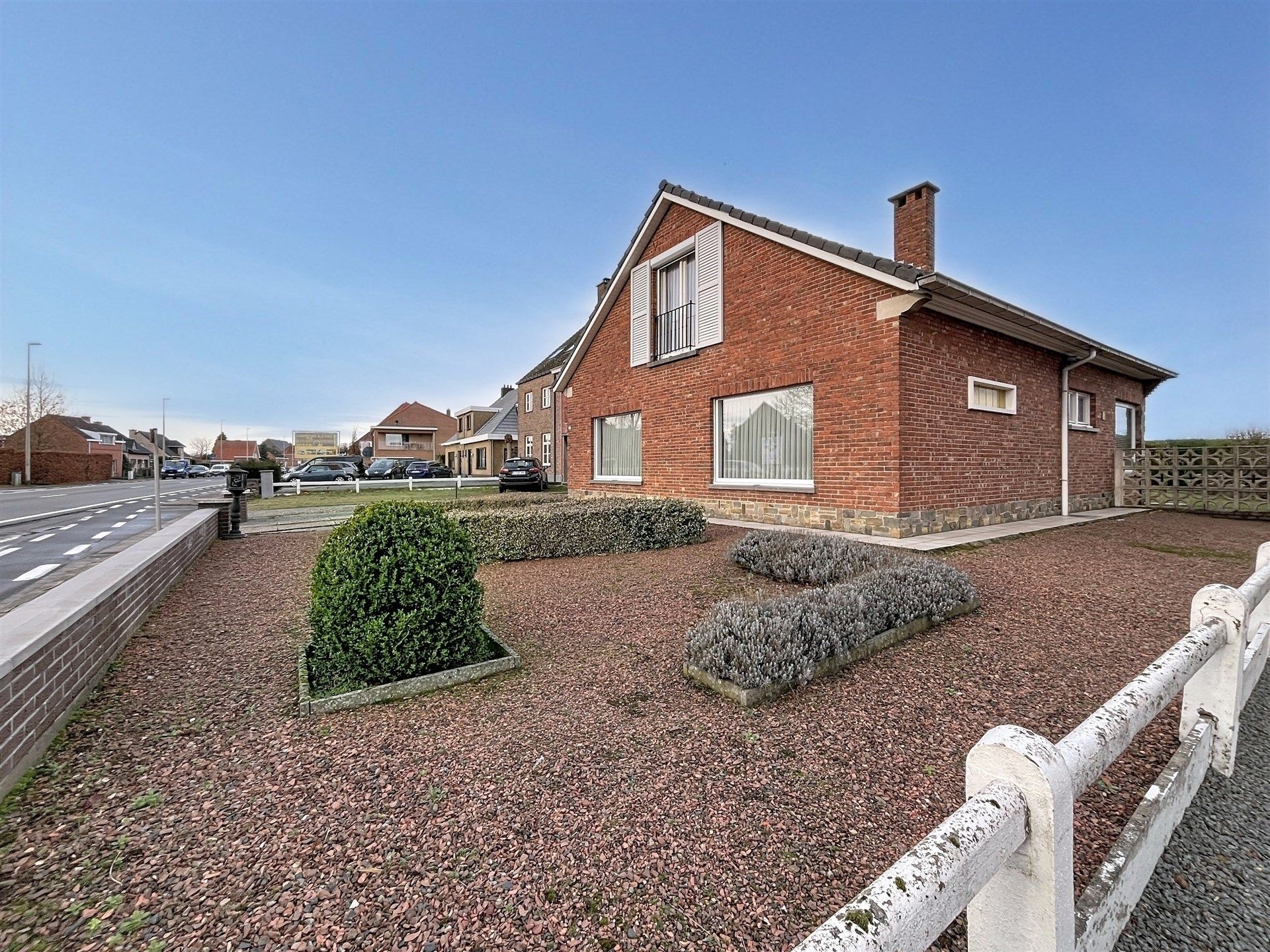 Ruime woning met 3 slaapkamers en grote garage op perceel van 1148 m² met zicht op oneindig groen.  foto 20