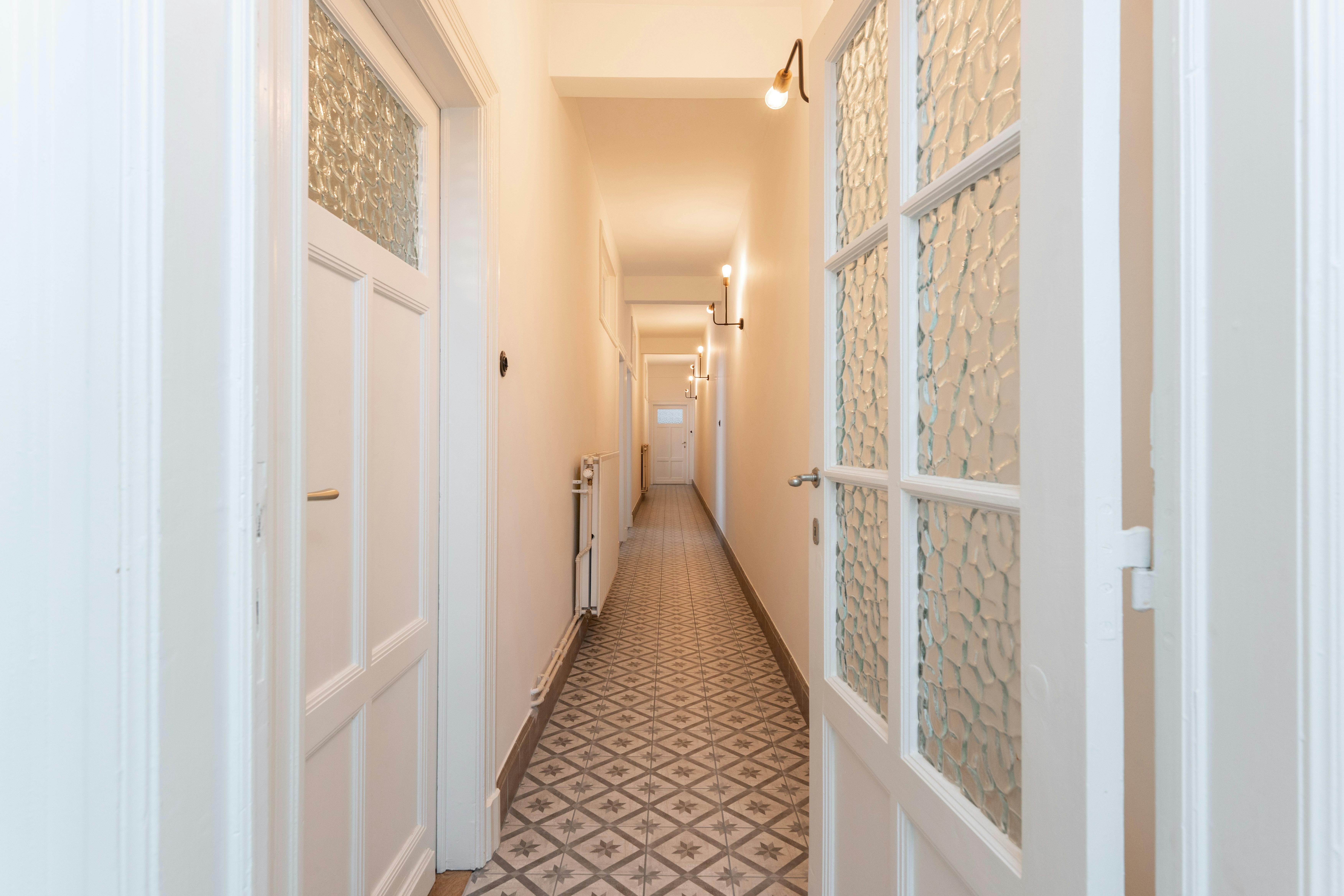 Uniek, historisch en ruim appartement te koop op de zeedijk  foto 5