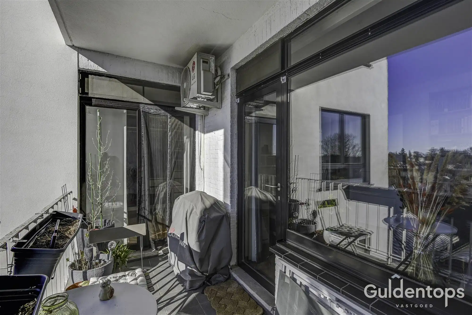 Knap vernieuwd 3-slaapkamerappartement (125 m²)  foto 25