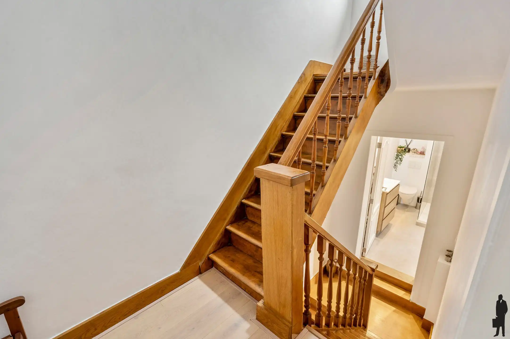 Volledig gerenoveerde woning met +3 slpk en 2 bad foto 12