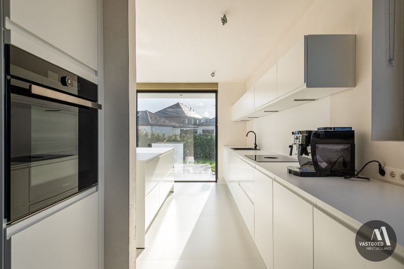 Moderne, energiezuinige villa met 4 slaapkamers, 2 badkamers foto 8